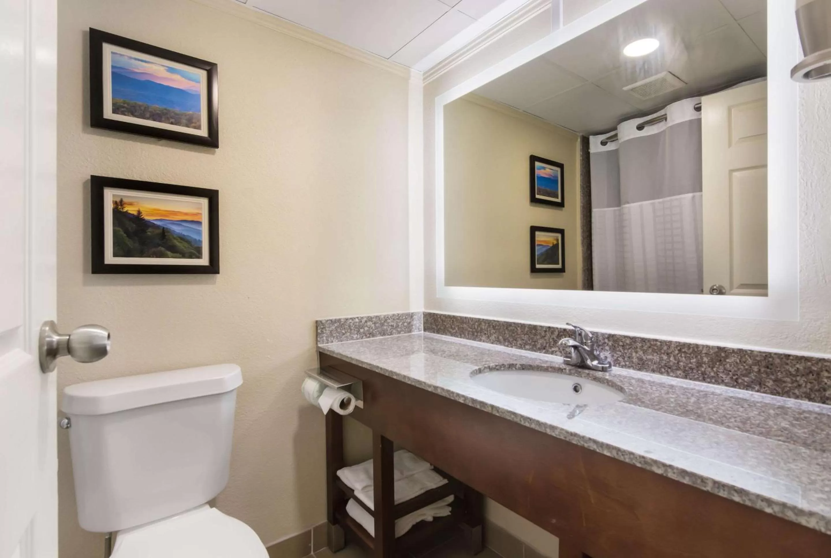 Bedroom in Comfort Inn Kings Mountain