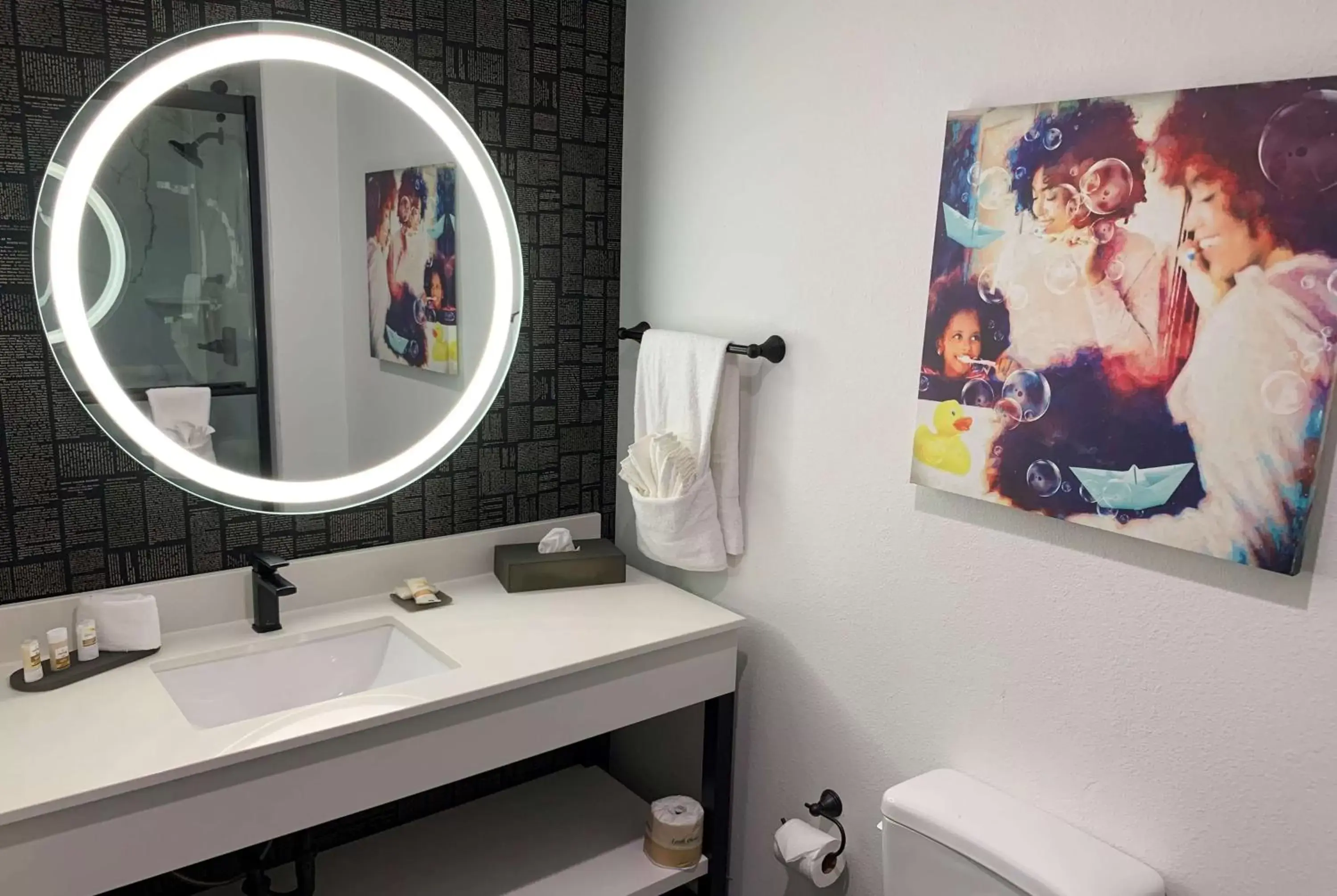 Bathroom in La Quinta Inn & Suites by Wyndham Maricopa Copper Sky