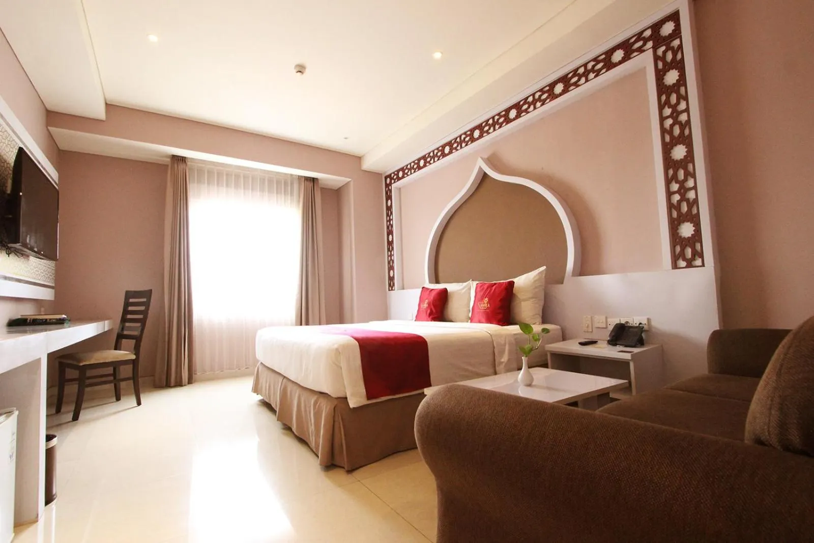 Bed in Namira Syariah Hotel Surabaya