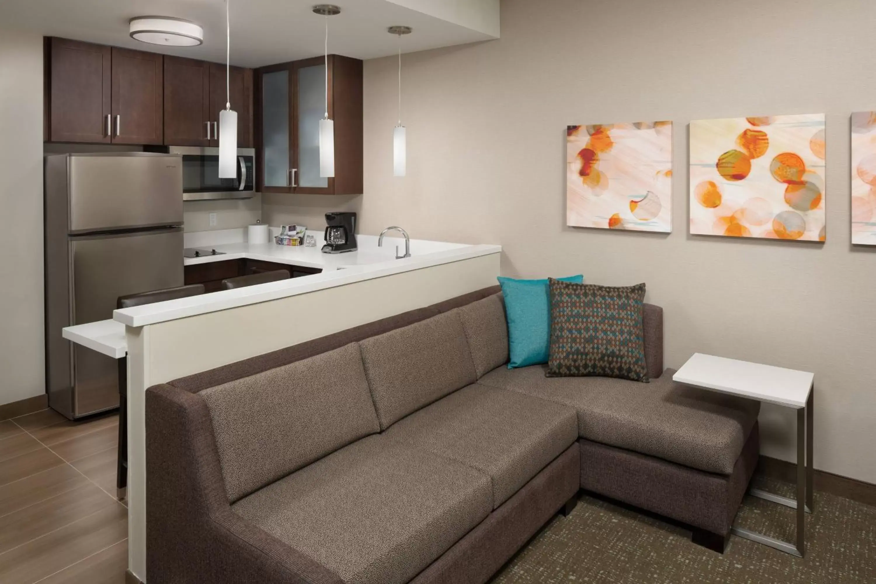 Kitchen or kitchenette, Seating Area in Residence Inn by Marriott Ontario Rancho Cucamonga