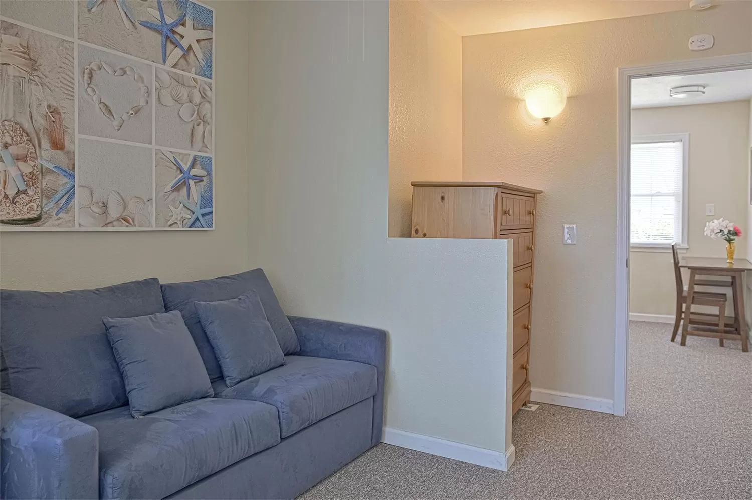 Seating area in Colonial Inn