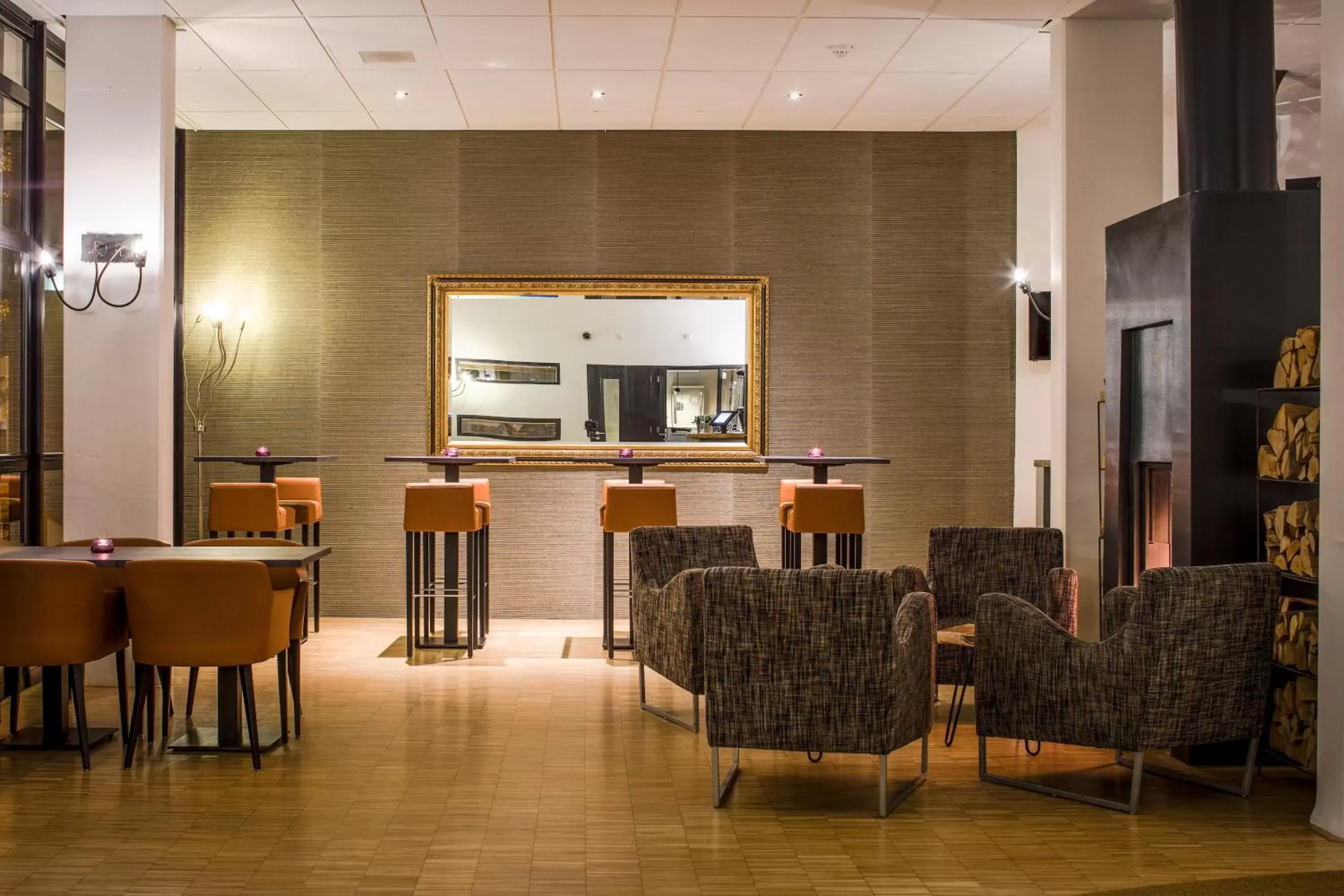 Lounge or bar in City Hotel Groningen