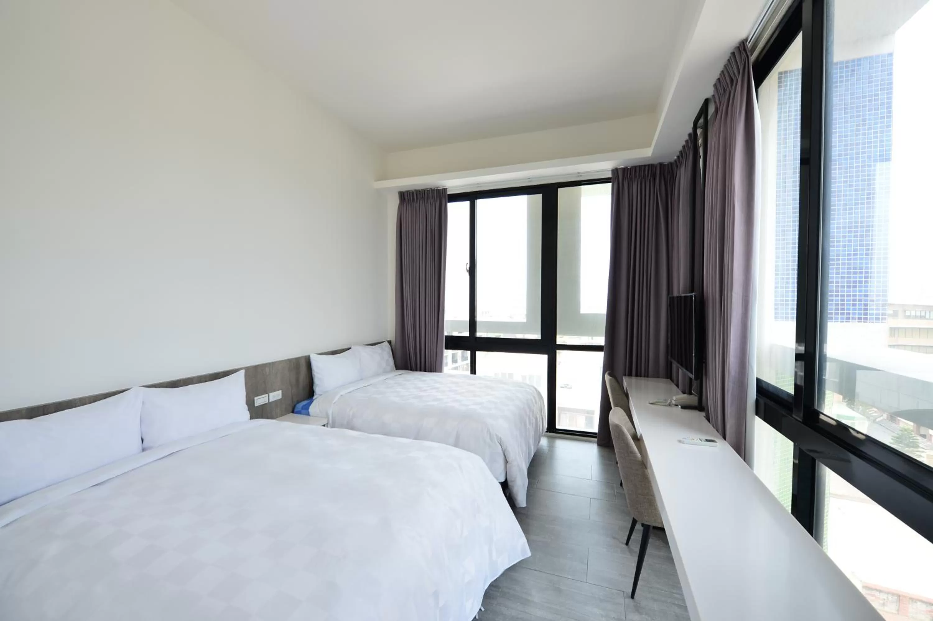 Photo of the whole room, Bed in Sky Square Business Travel