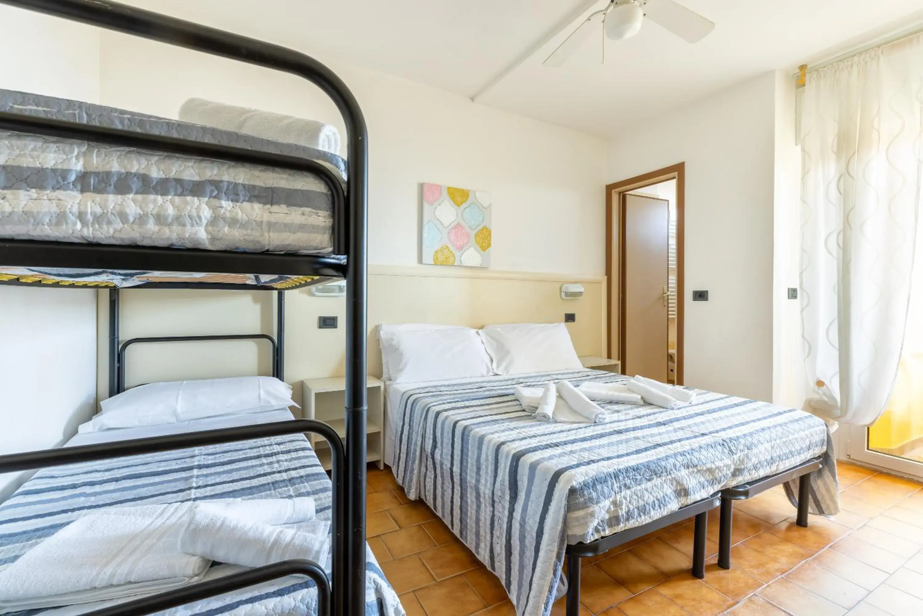 bunk bed in Hotel Mignon Riccione Fronte Mare