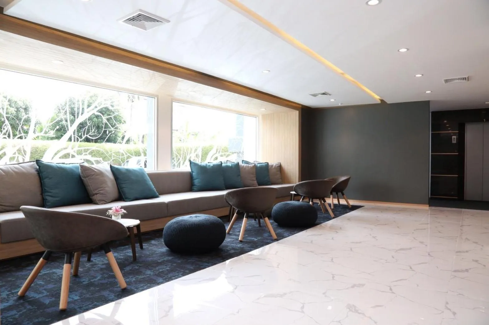 Seating area in Miracle Suvarnabhumi Airport