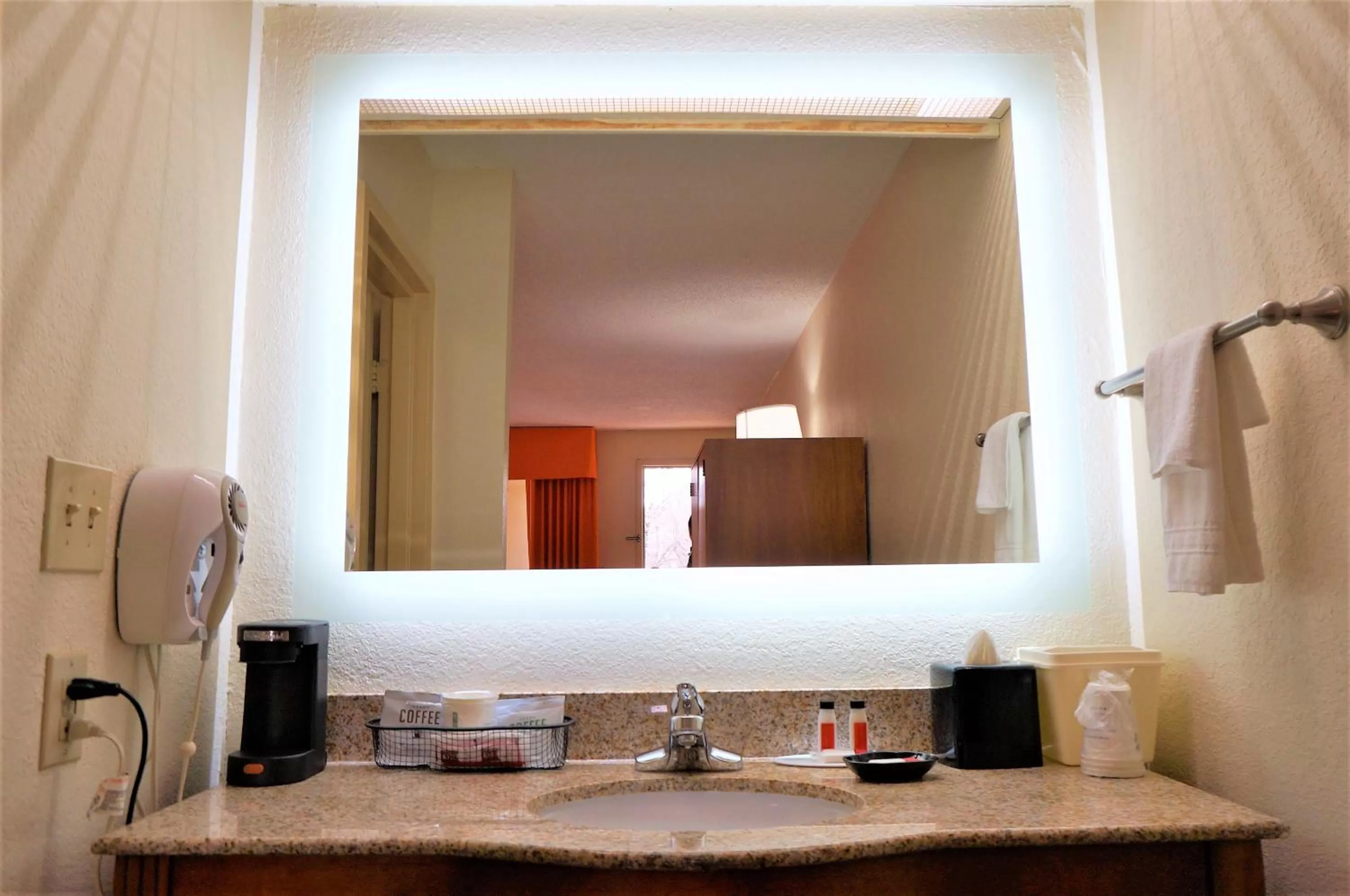 Howard Johnson by Wyndham Greensboro Near the Coliseum