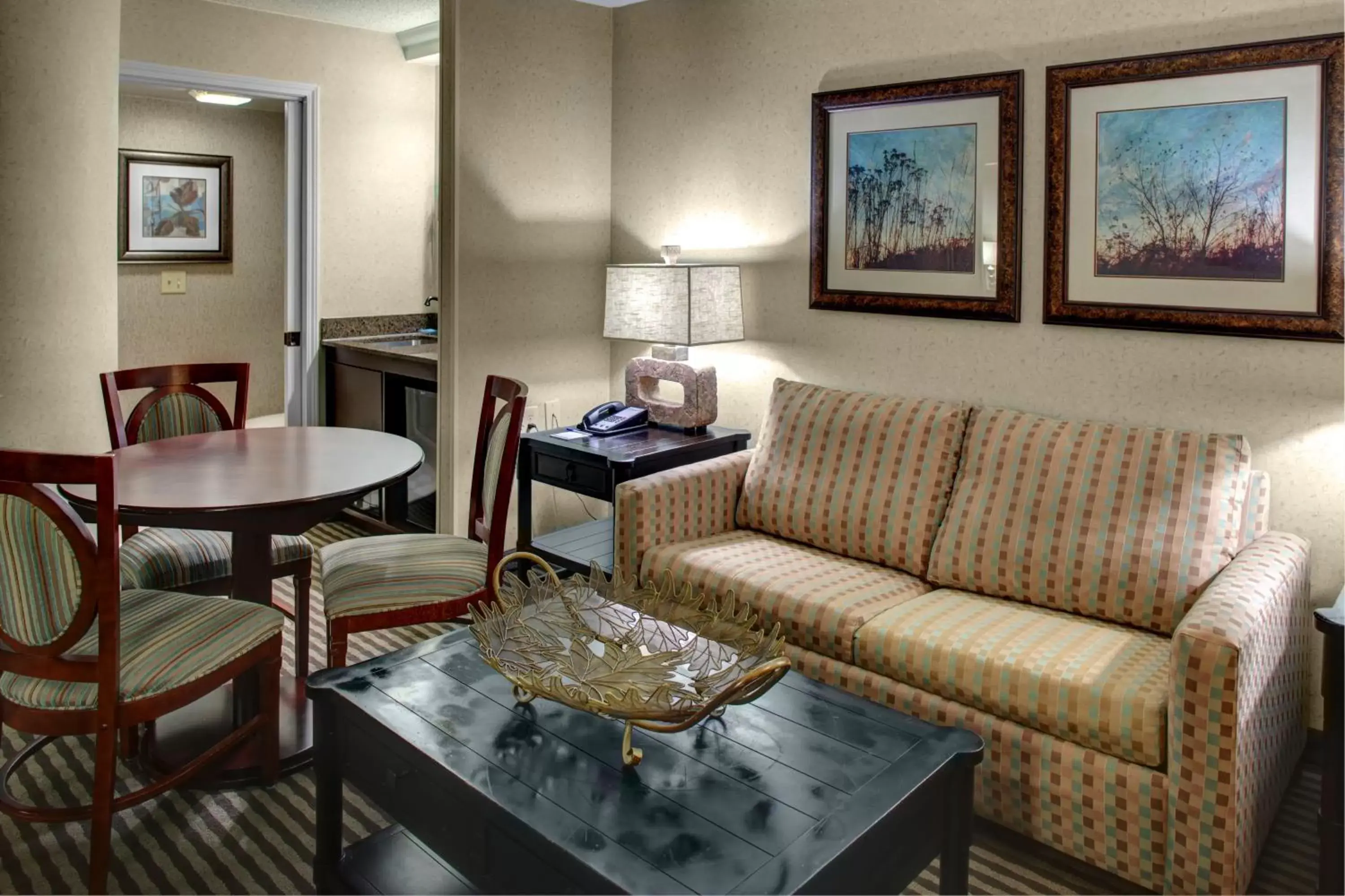 Photo of the whole room, Seating Area in Holiday Inn Express Hotel & Suites Atlanta Buckhead, an IHG Hotel
