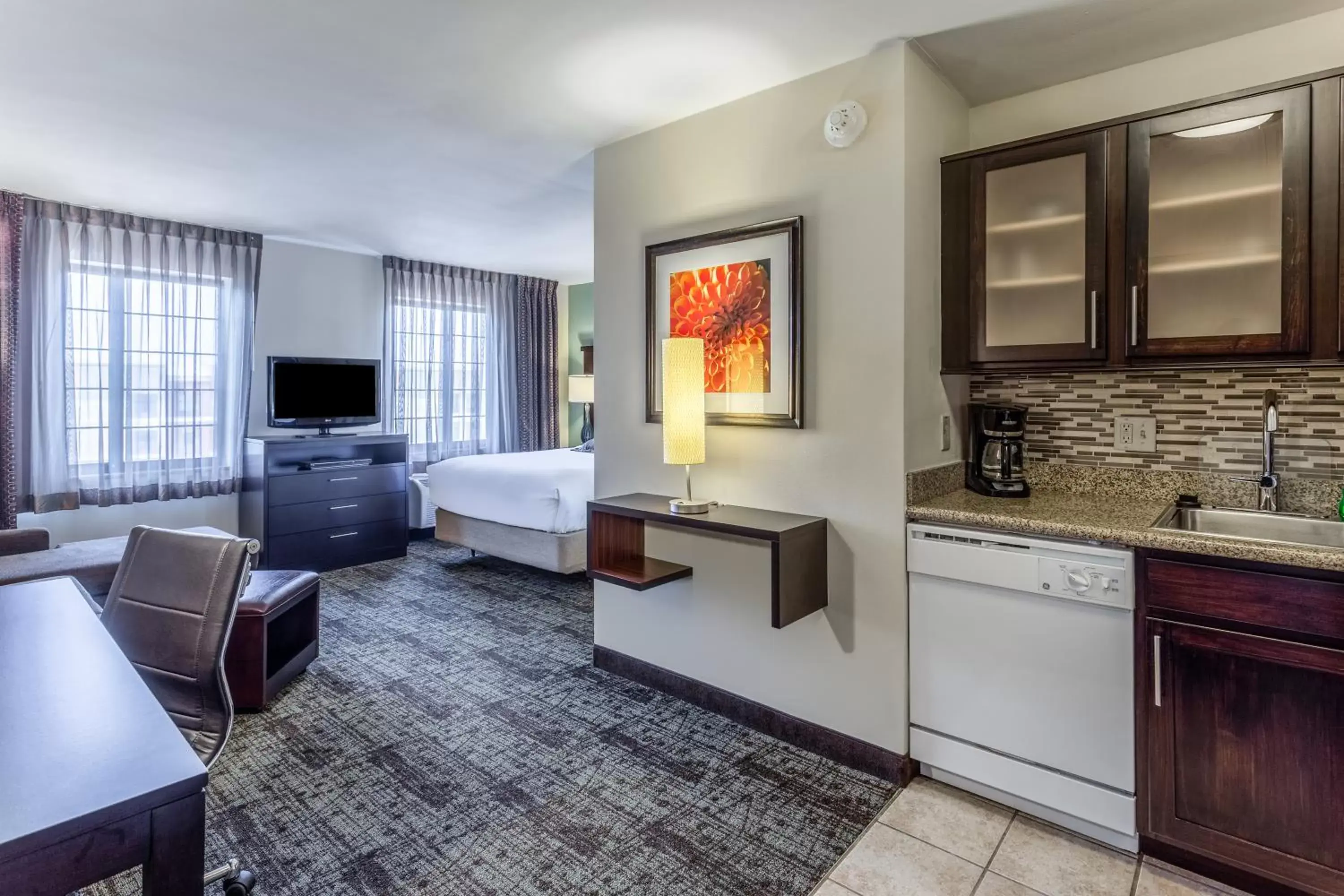 Photo of the whole room, Bed in Staybridge Suites Davenport by IHG Photo of the whole room, Bed in Staybridge Suites Davenport by IHG