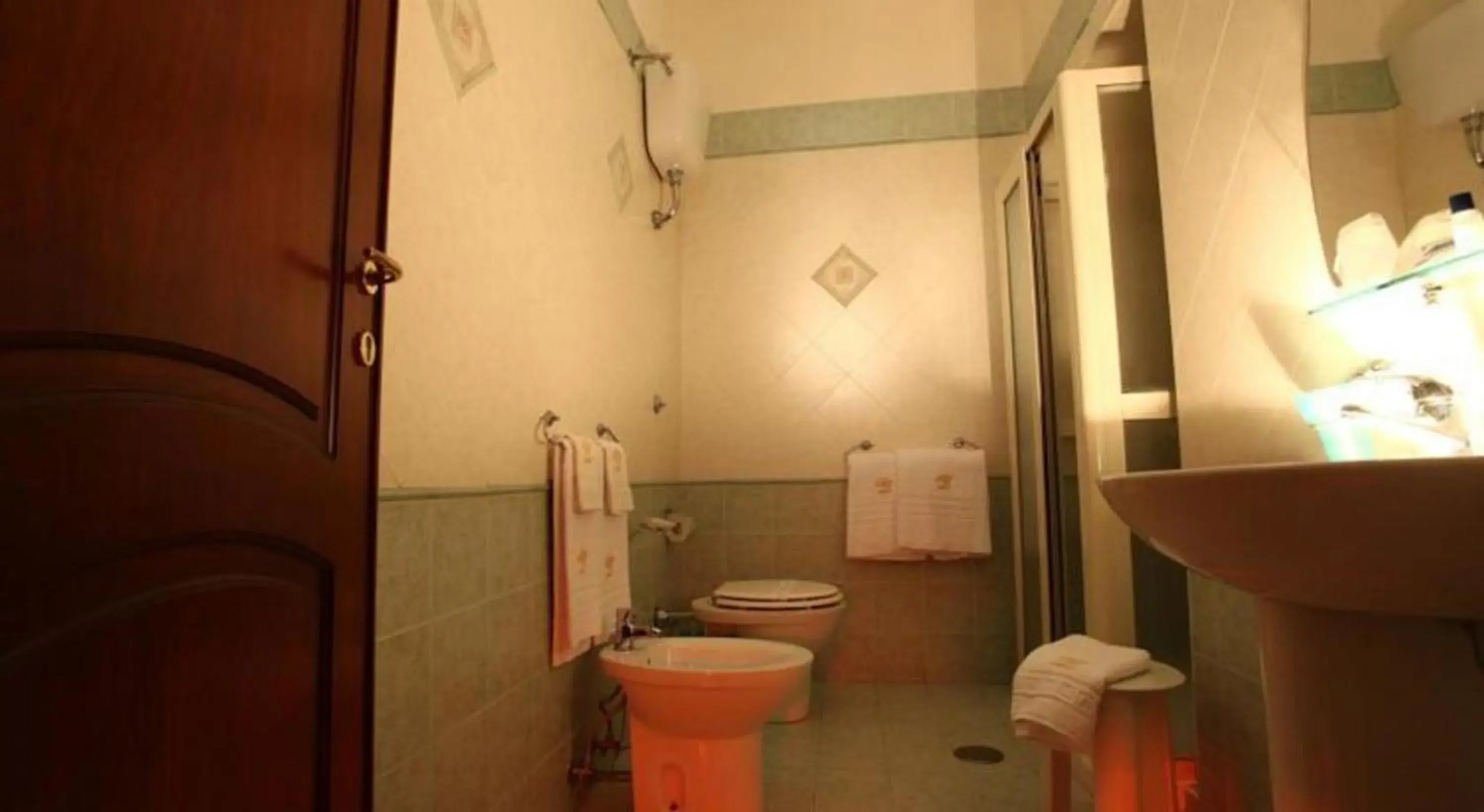 Bathroom in Hotel Garibaldi