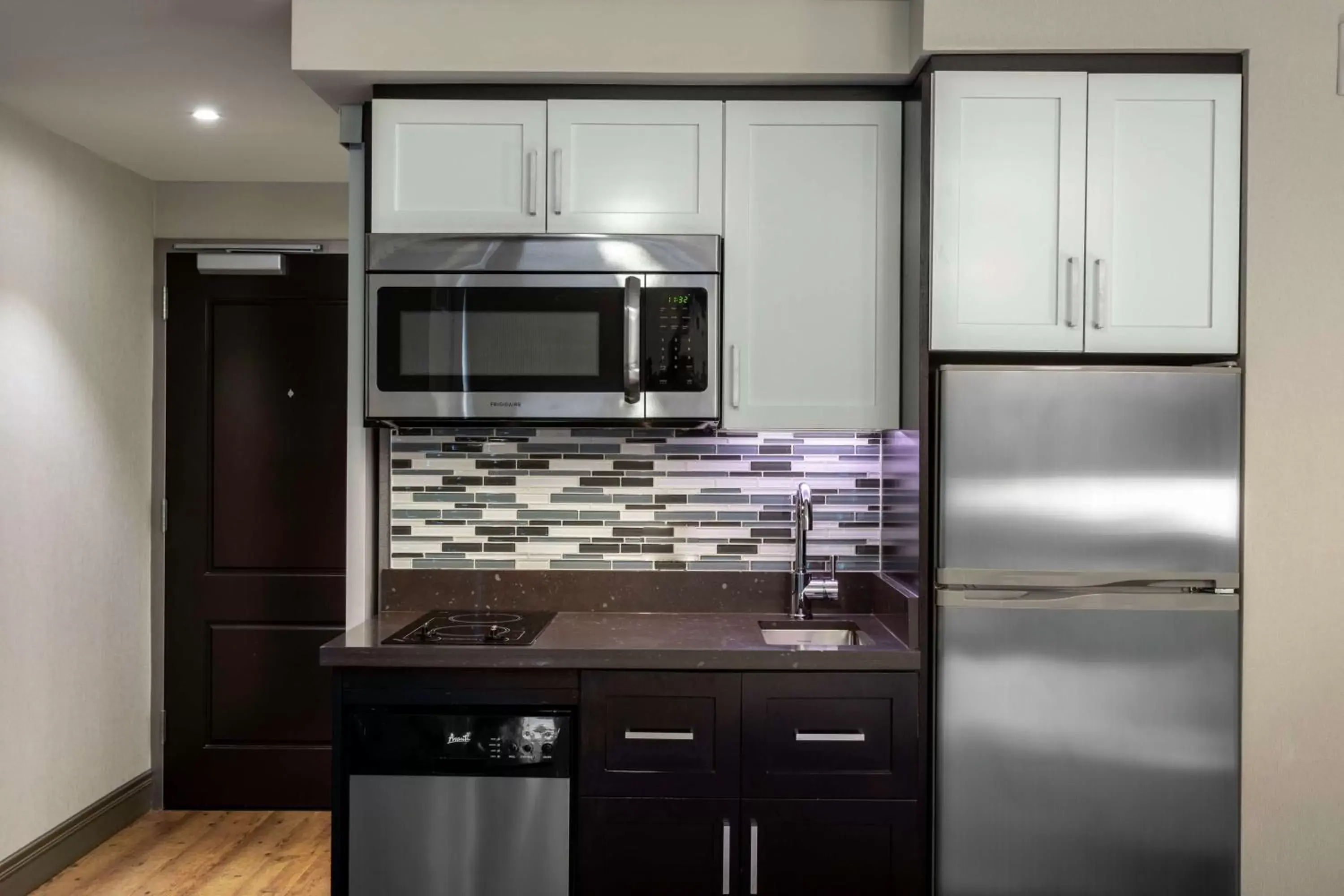 Kitchen or kitchenette, Kitchen/Kitchenette in Homewood Suites Midtown Manhattan Times Square South