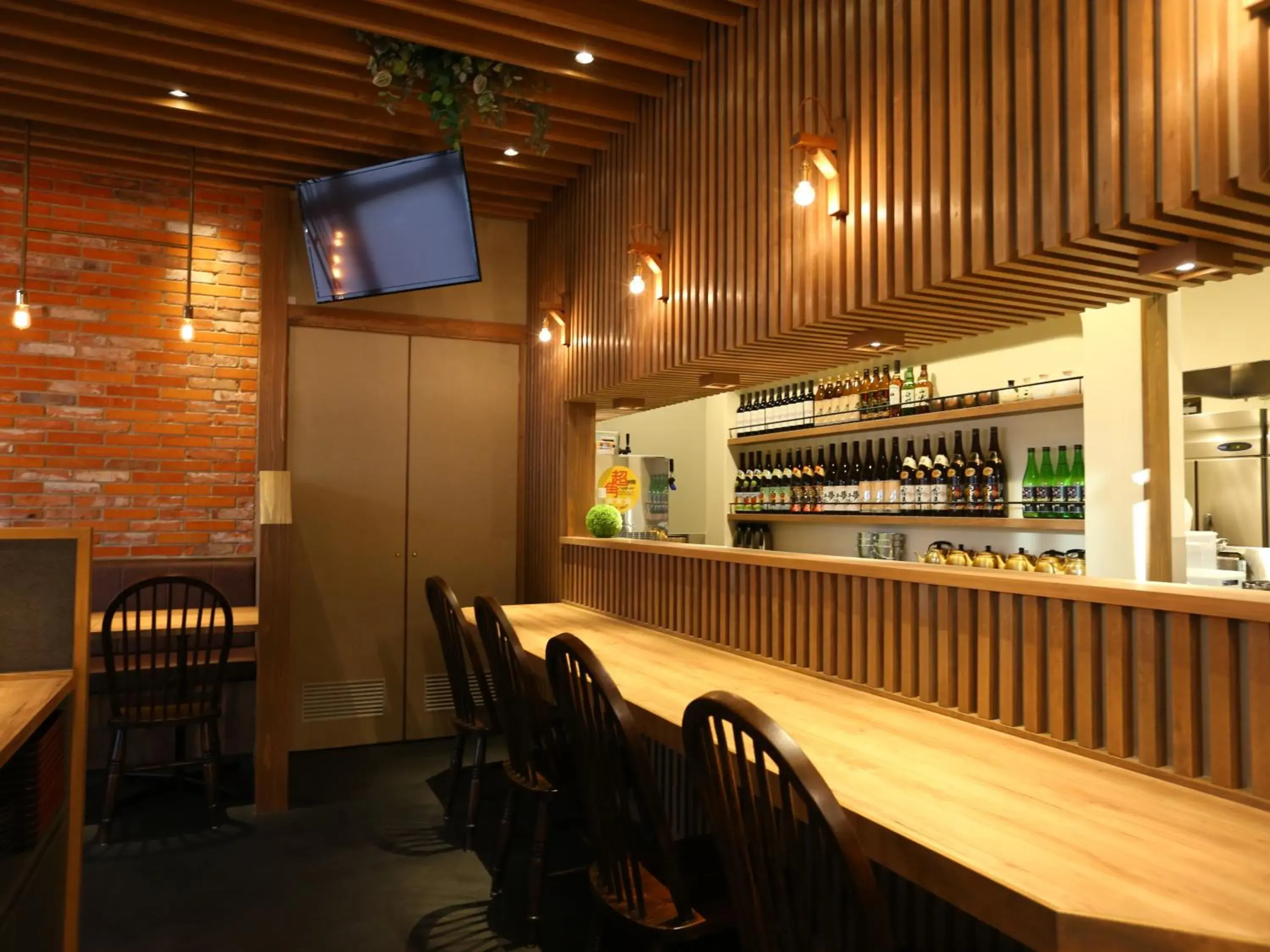 Restaurant/places to eat, Lounge/Bar in Hotel Wing International Select Higashi Osaka