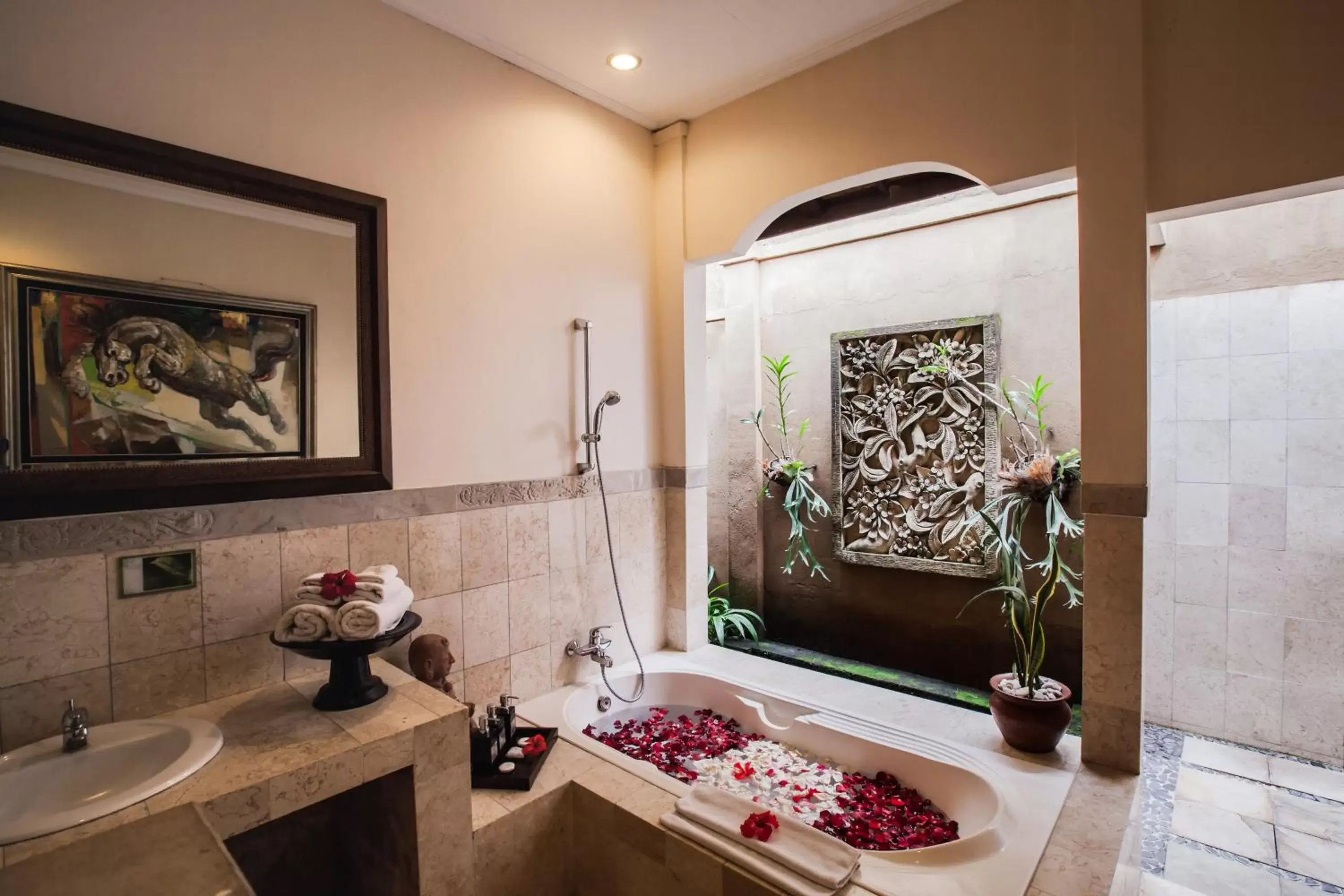 Bathroom in Bebek Tepi Sawah Restaurant & Villas