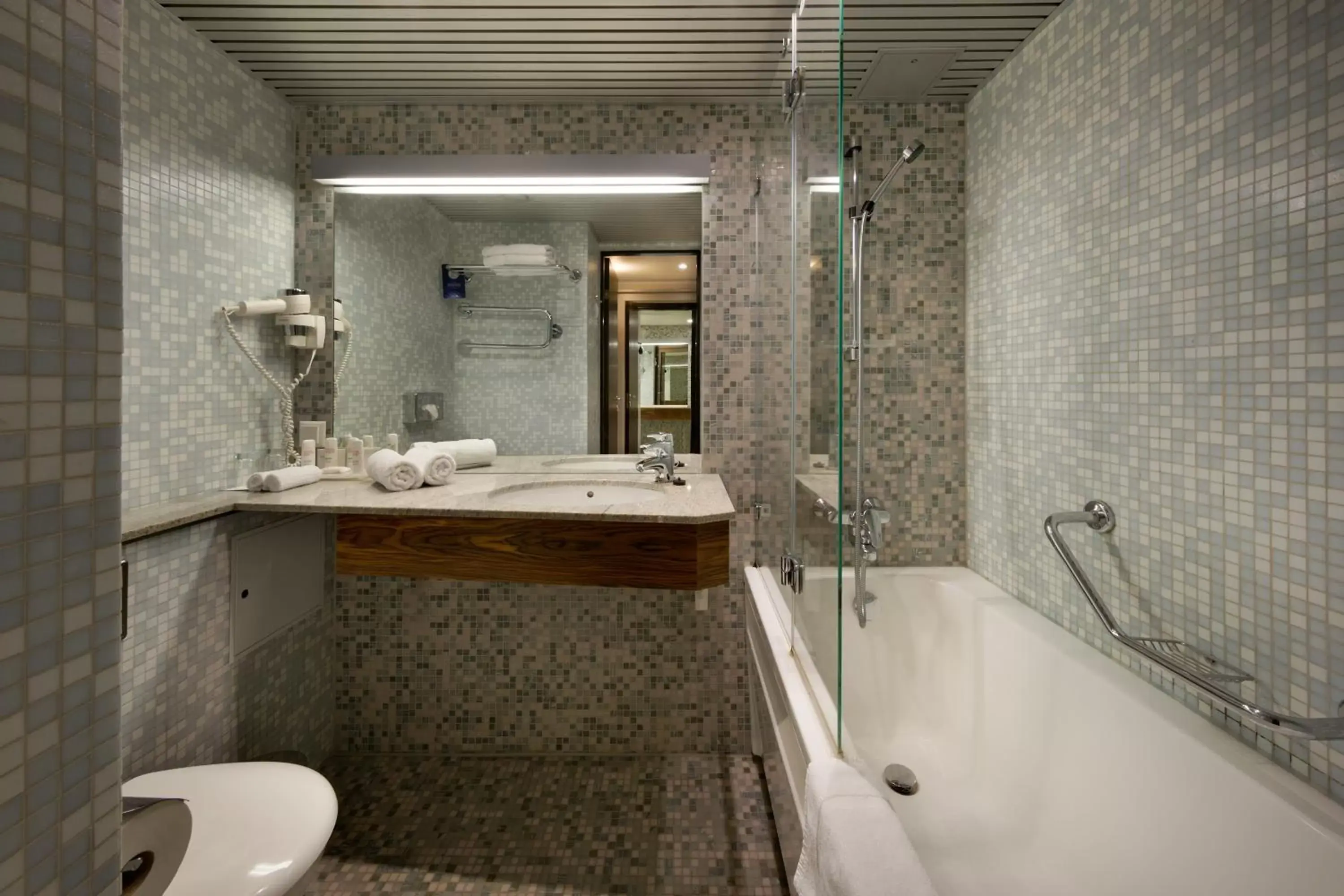 Bathroom in Radisson Blu Hotel Olümpia