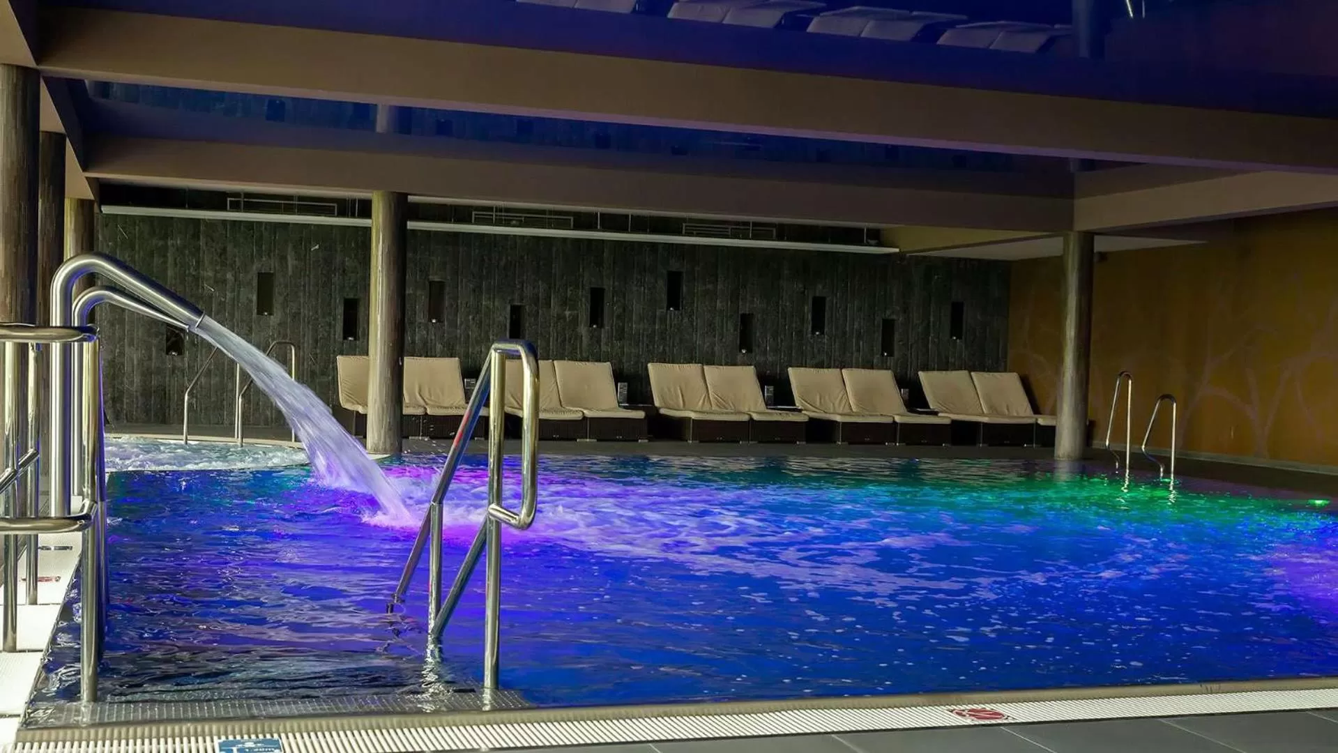 Swimming pool in Horizont Resort