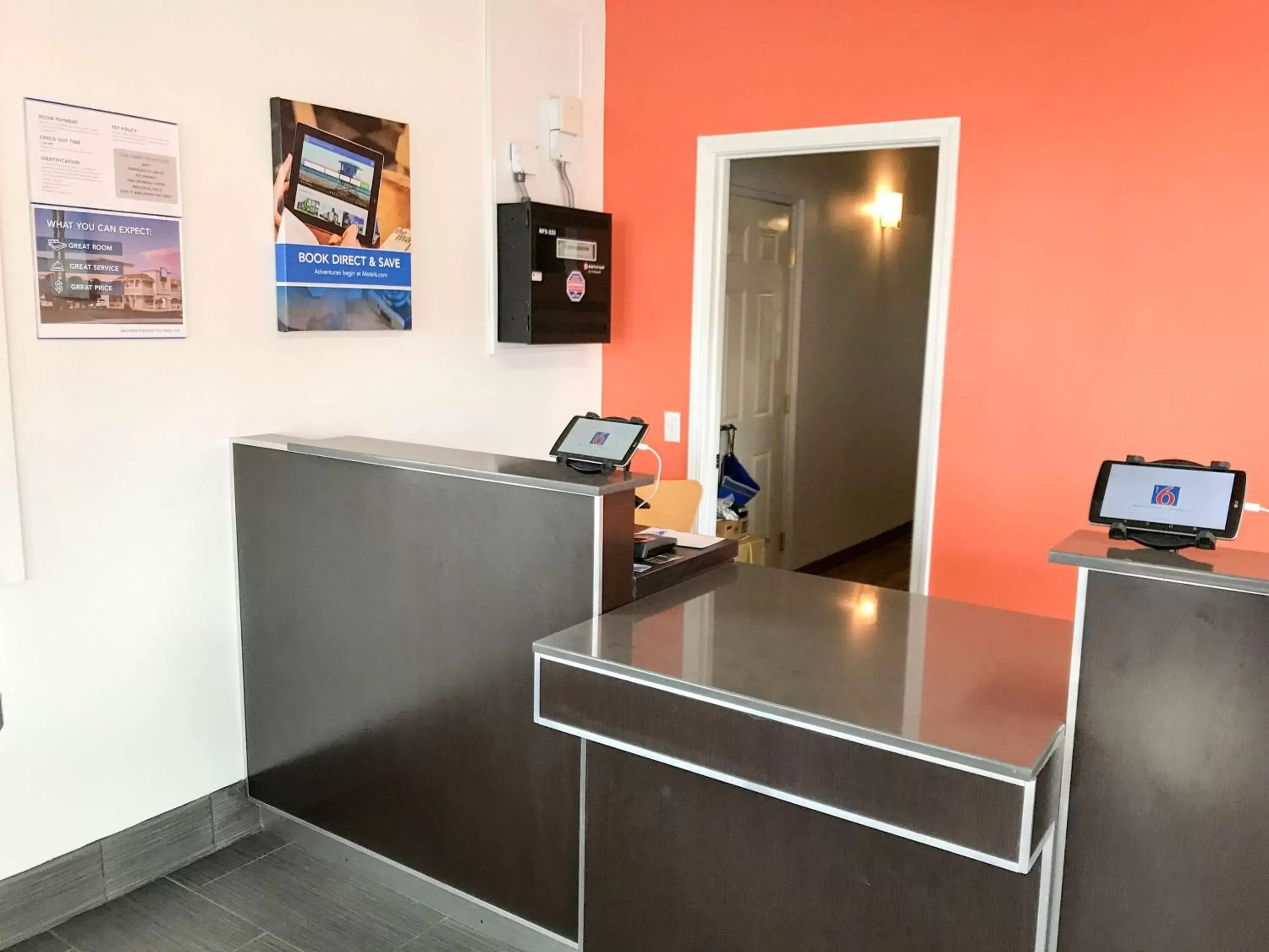 Lobby or reception, Lobby/Reception in Motel 6-Crescent City, CA Lobby or reception, Lobby/Reception in Motel 6-Crescent City, CA