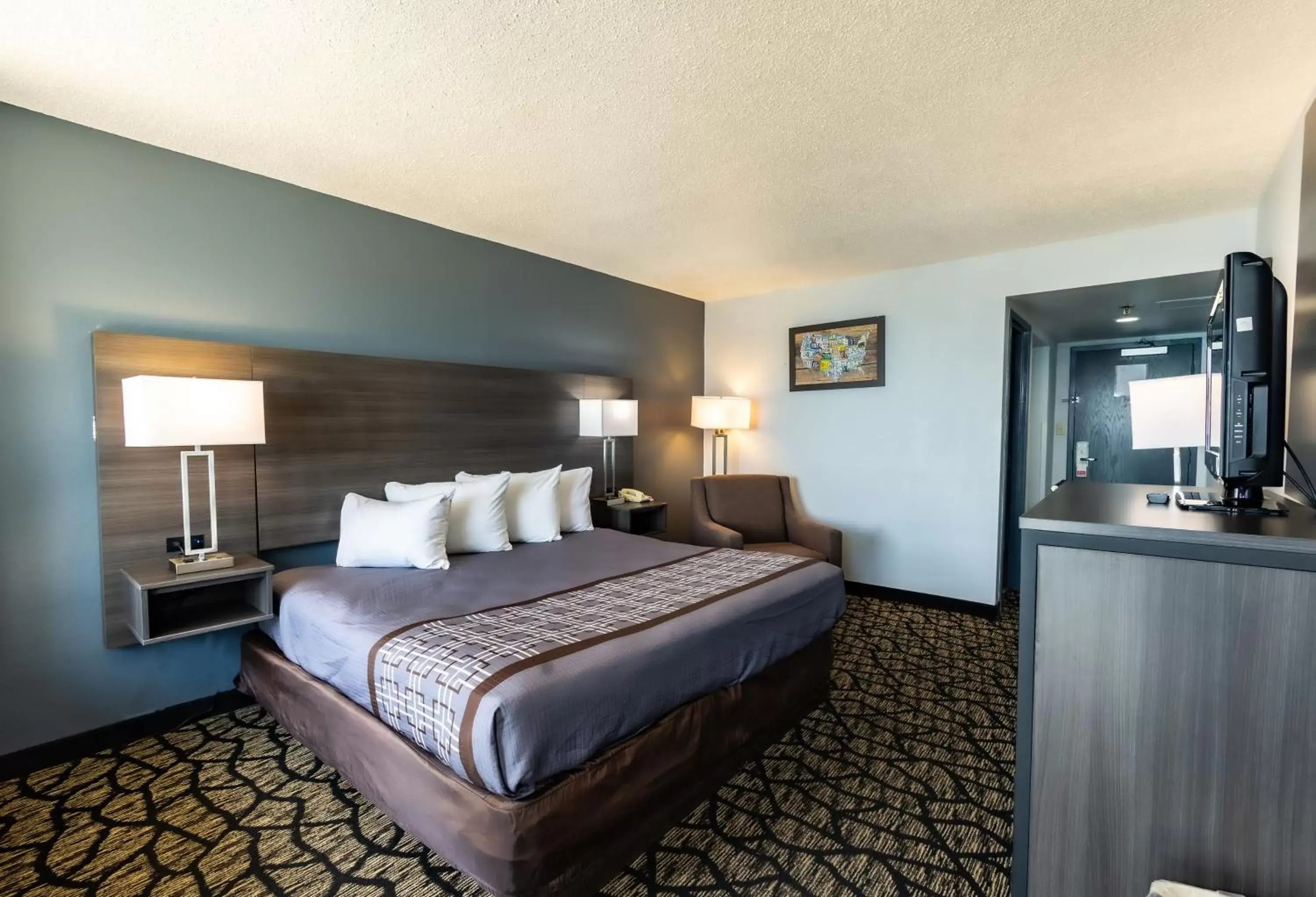 Photo of the whole room, Bed in Seaview Hotel Photo of the whole room, Bed in Seaview Hotel