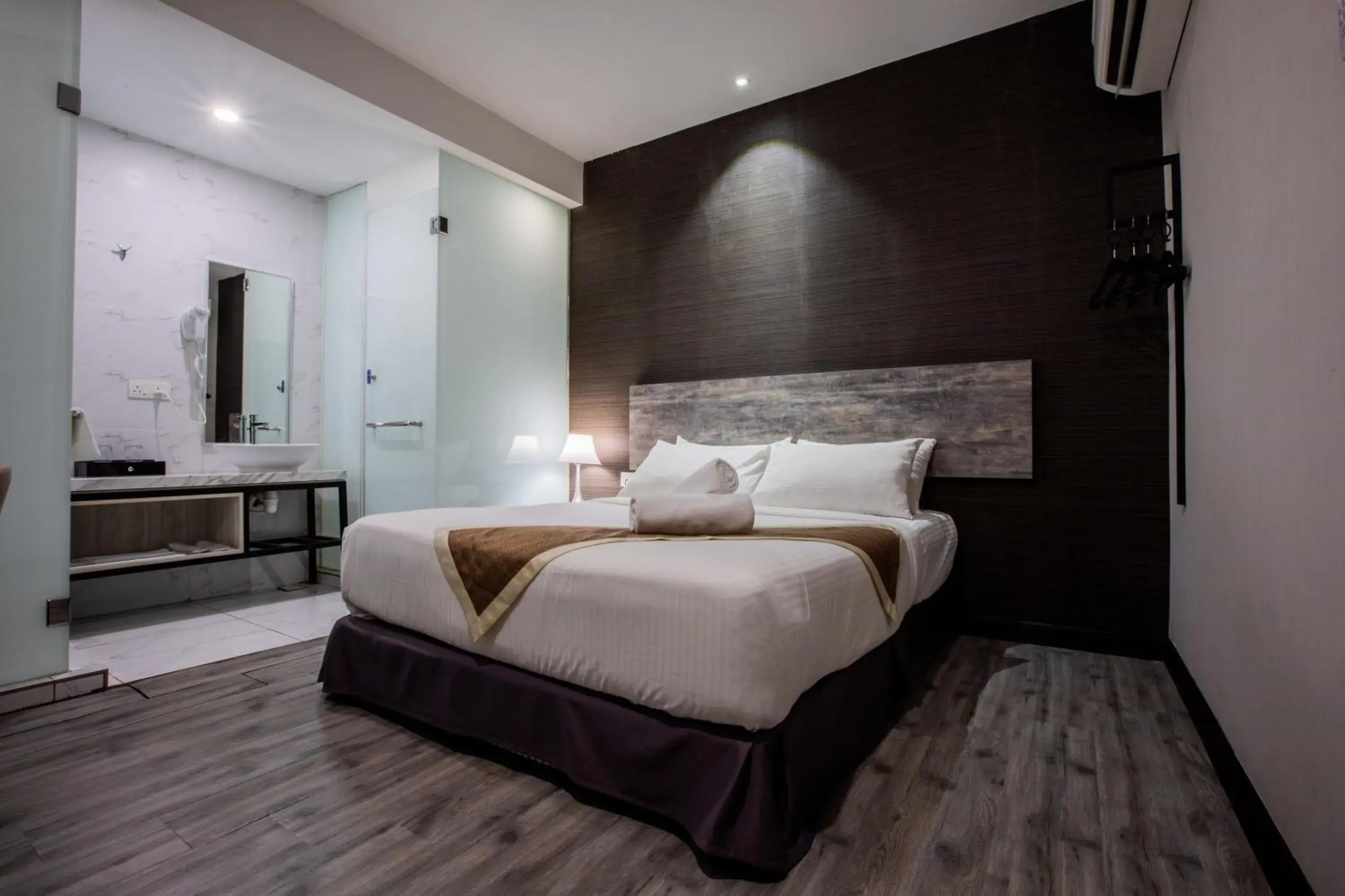 Photo of the whole room, Bed in The Leverage Business hotel (Skudai) Photo of the whole room, Bed in The Leverage Business hotel (Skudai)