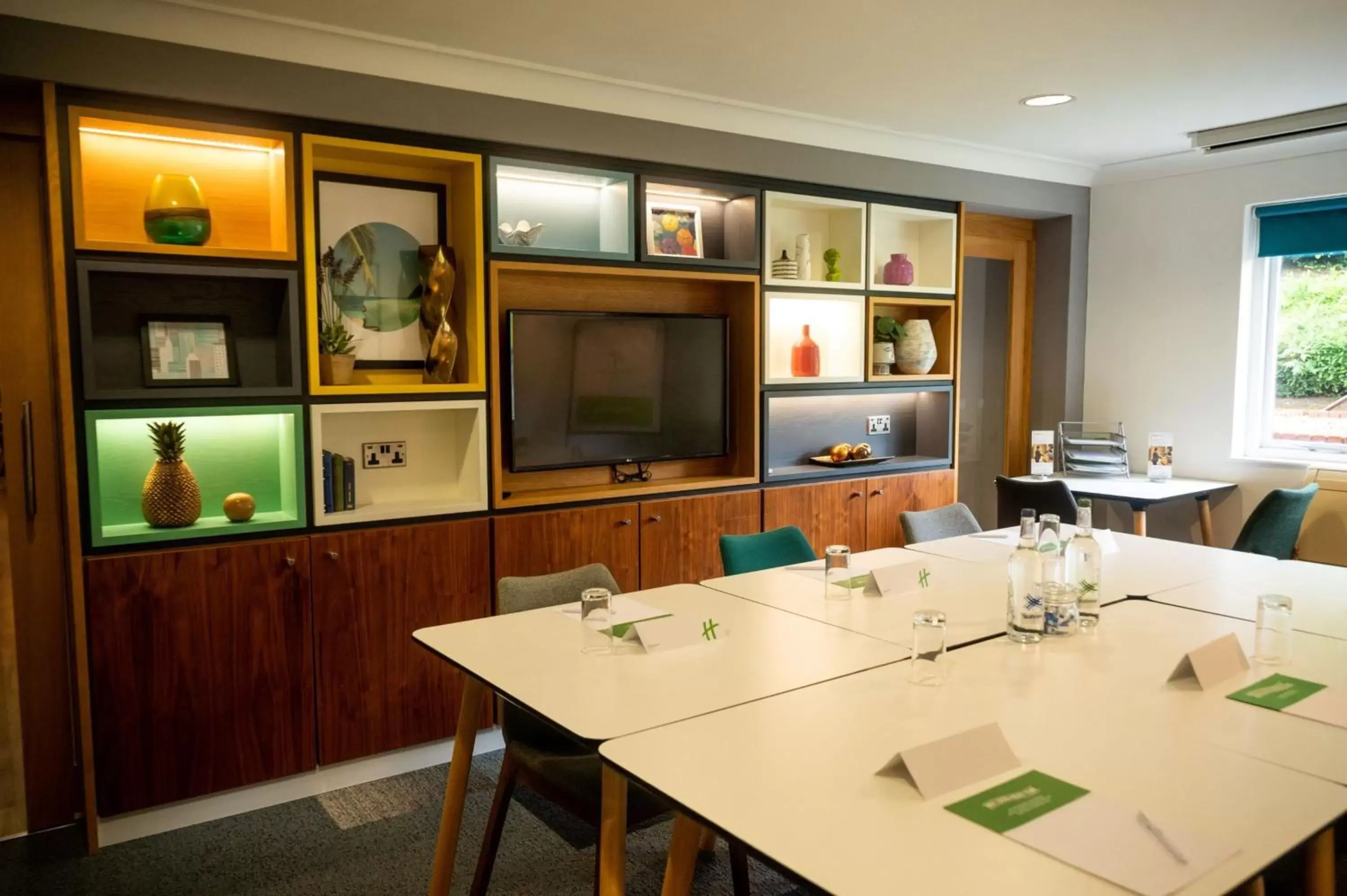 Meeting/conference room in Holiday Inn A55 Chester West, an IHG Hotel