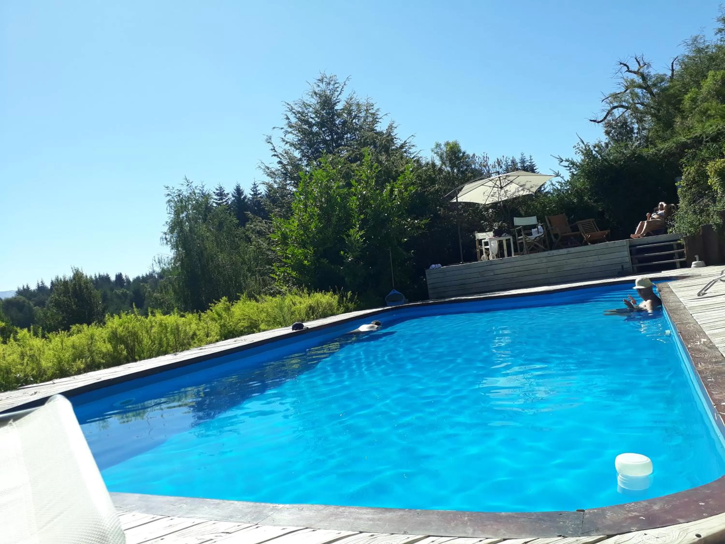 Spring, Swimming Pool in Amigos del Bosque