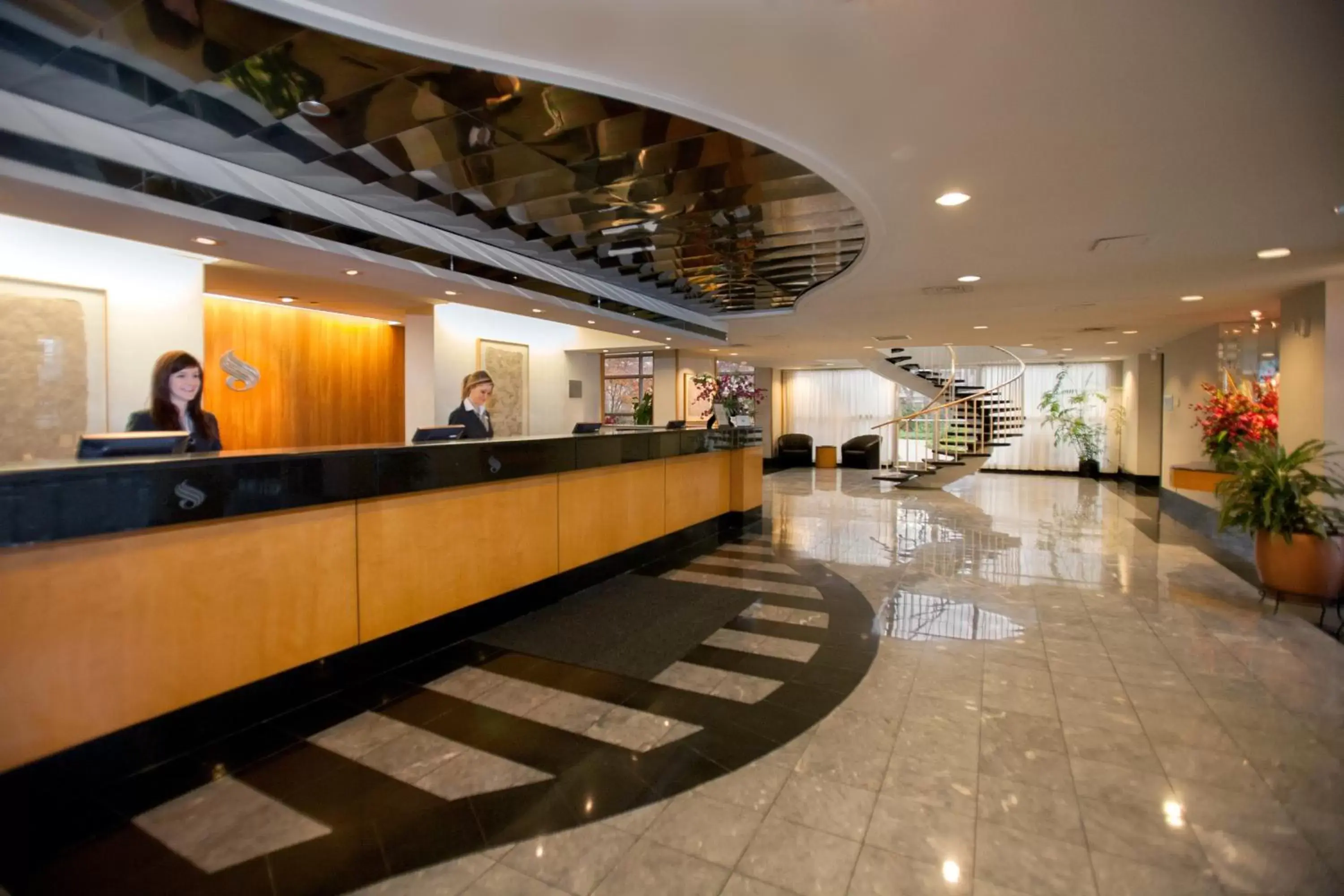 Lobby or reception in Somerset Inn Troy Lobby or reception in Somerset Inn Troy