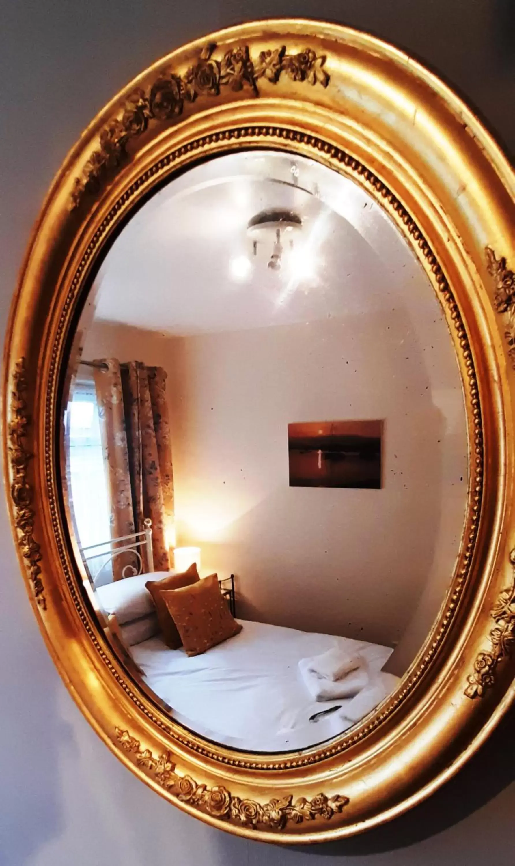 Bedroom in Sheena's Dartmouth Chalets