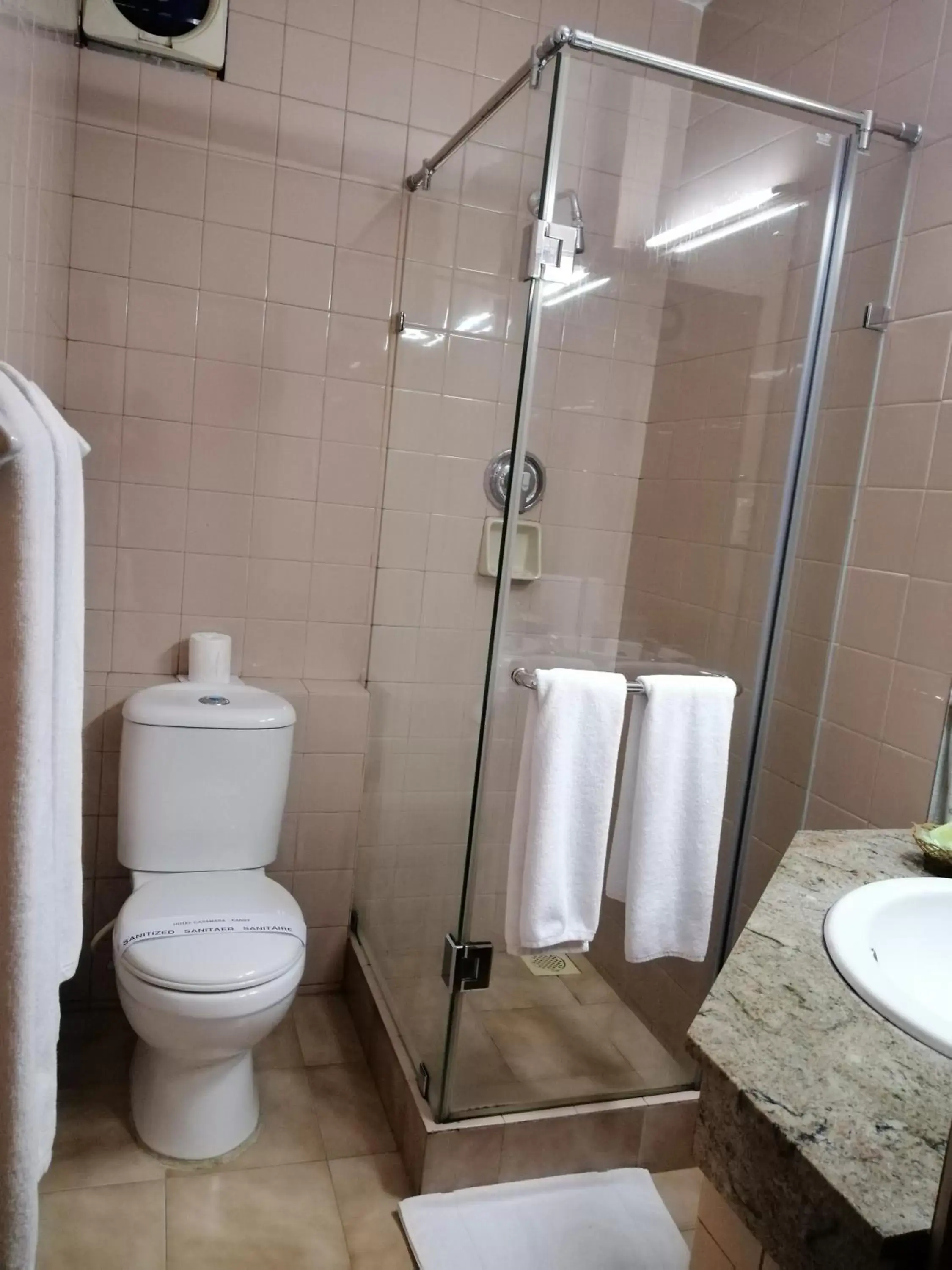 Bathroom in Hotel Casamara