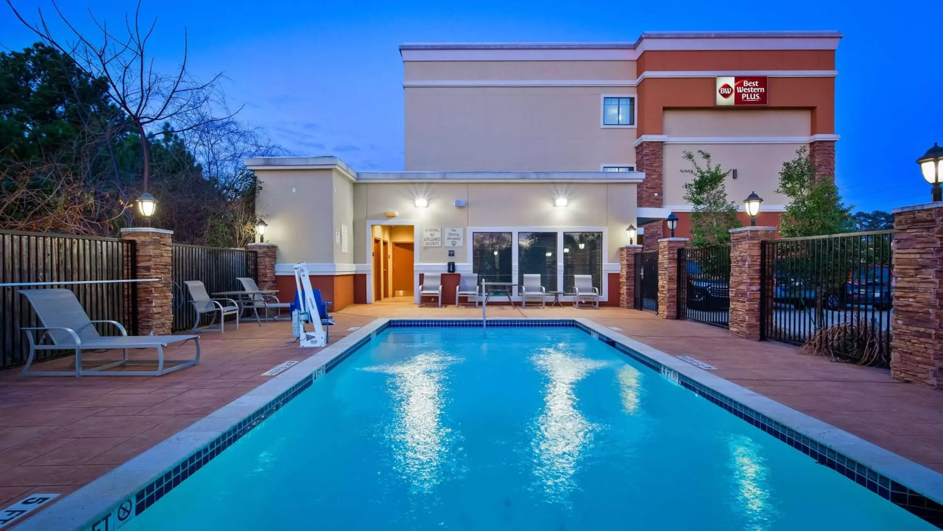 Activities, Swimming Pool in Best Western Plus Spring Inn & Suites