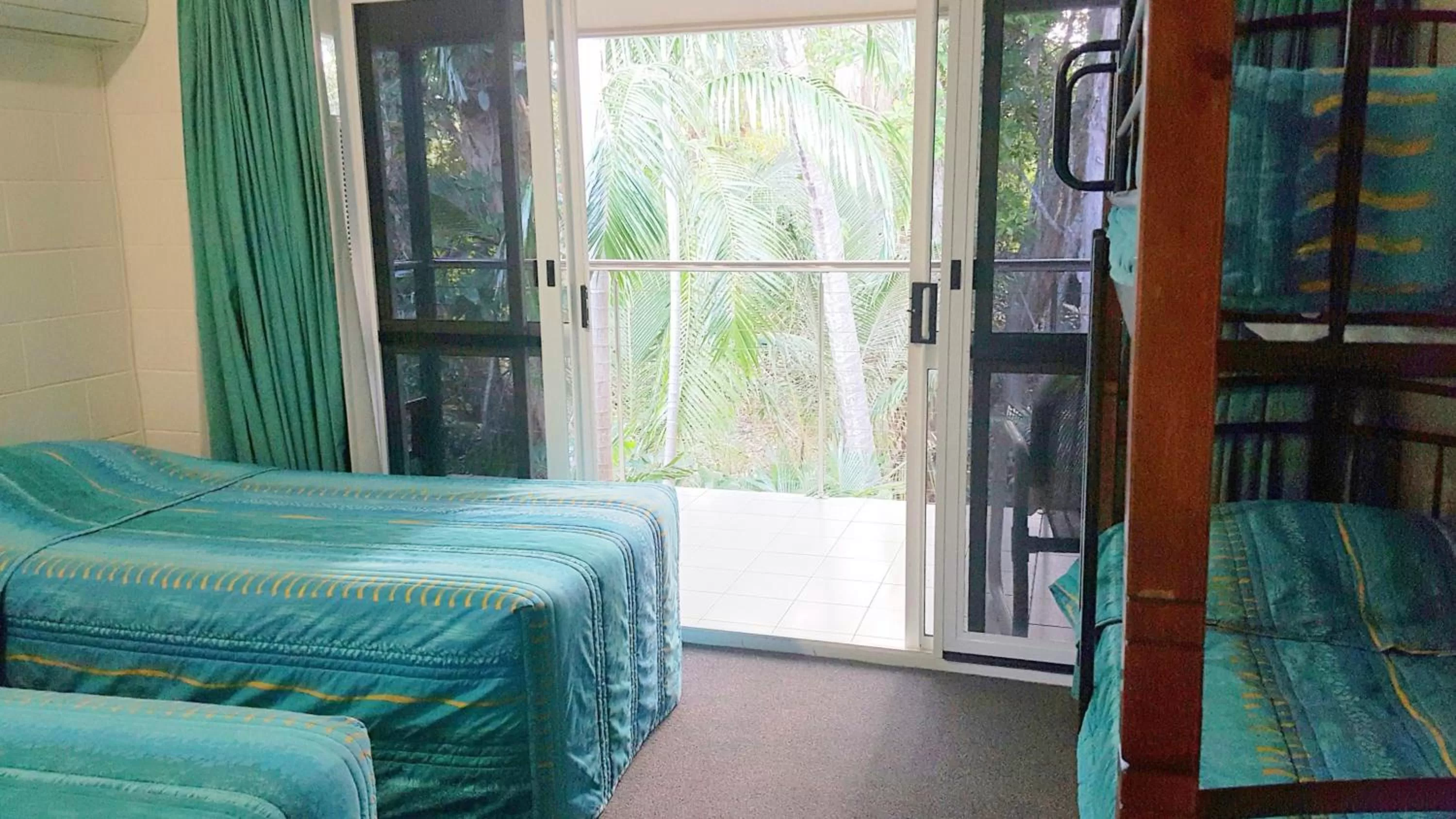 Bedroom, Bed in Mango Tree Holiday Apartments