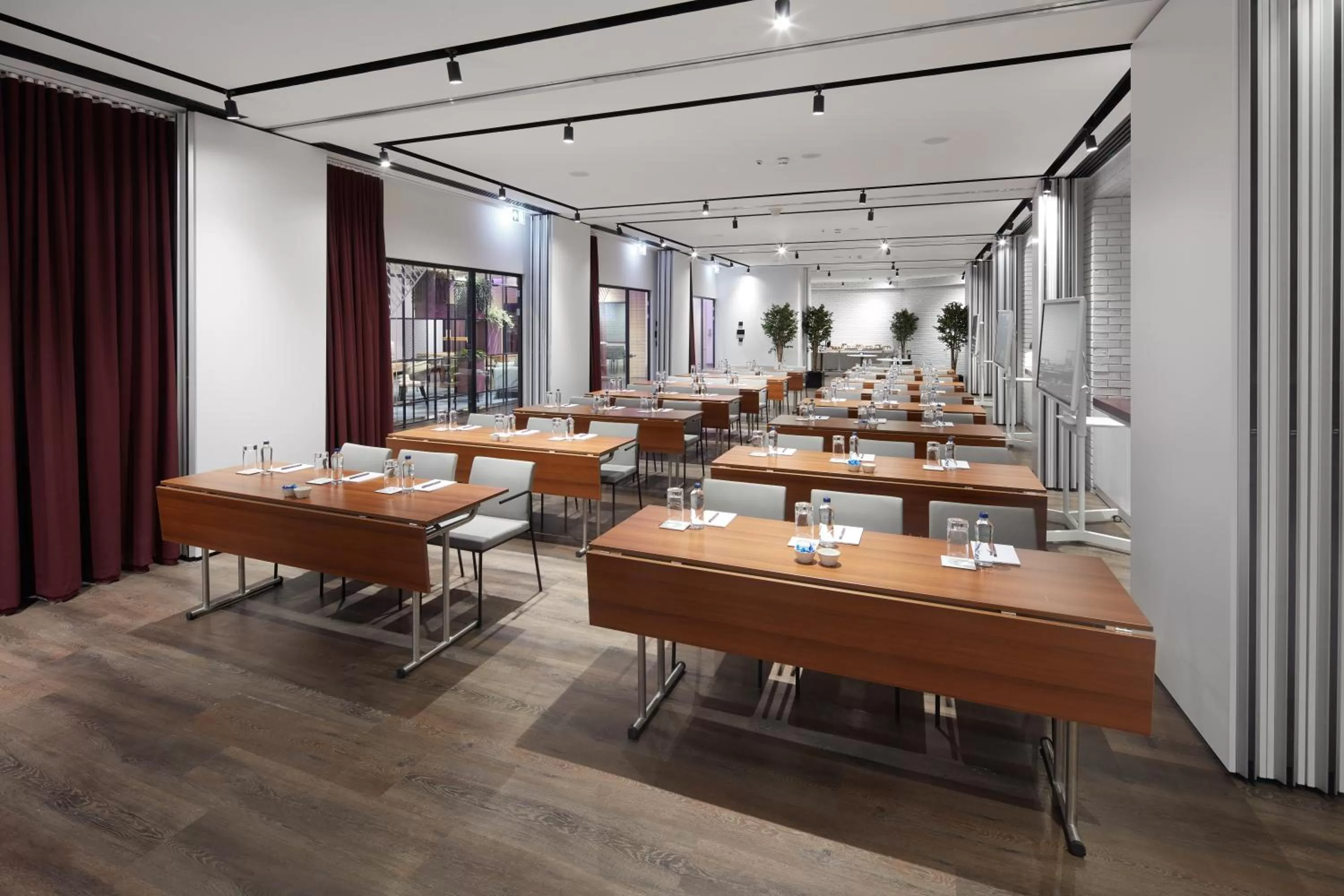 Business facilities in YOTEL Istanbul Airport, City Entrance