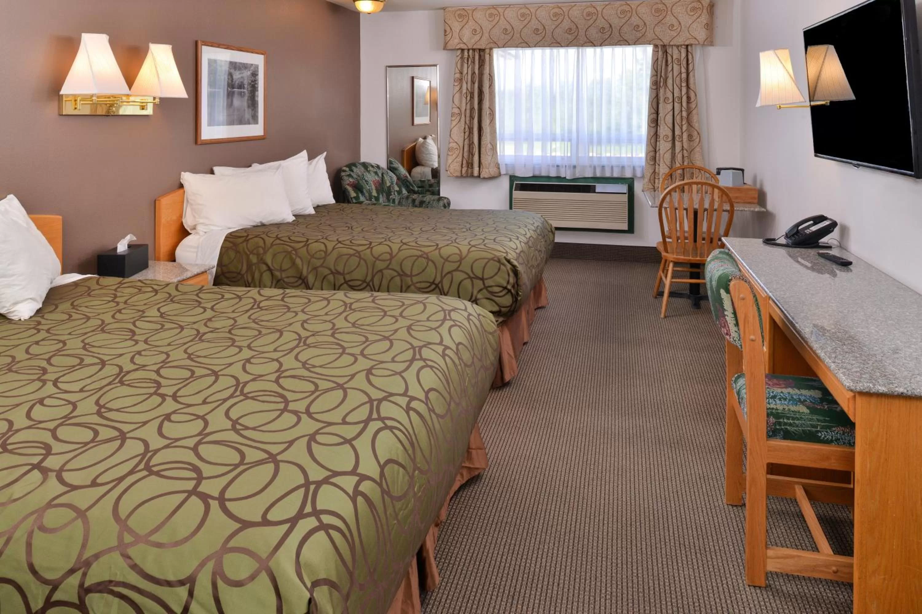 Photo of the whole room, Bed in Canadas Best Value Inn Valemount