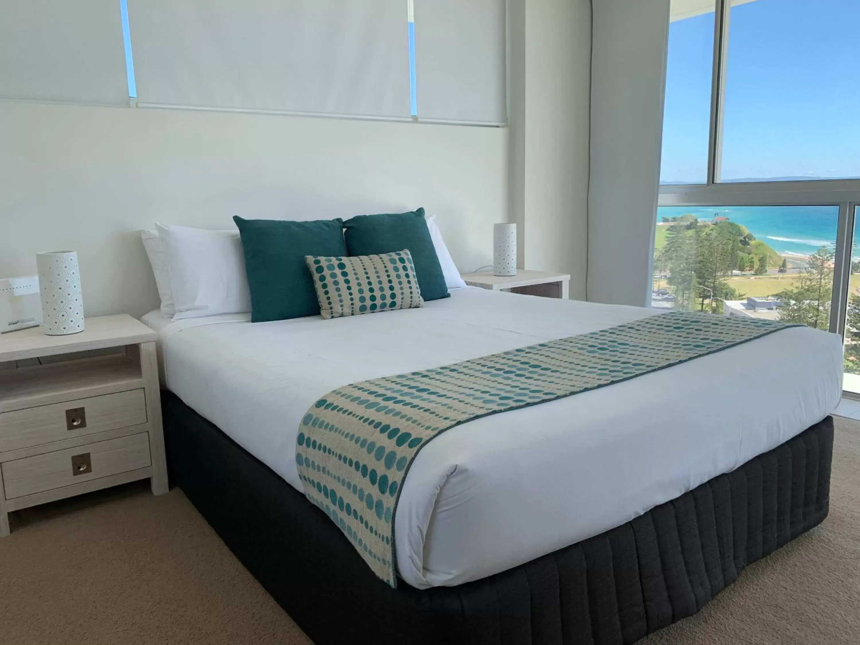 Bedroom, Bed in Ocean Plaza Resort
