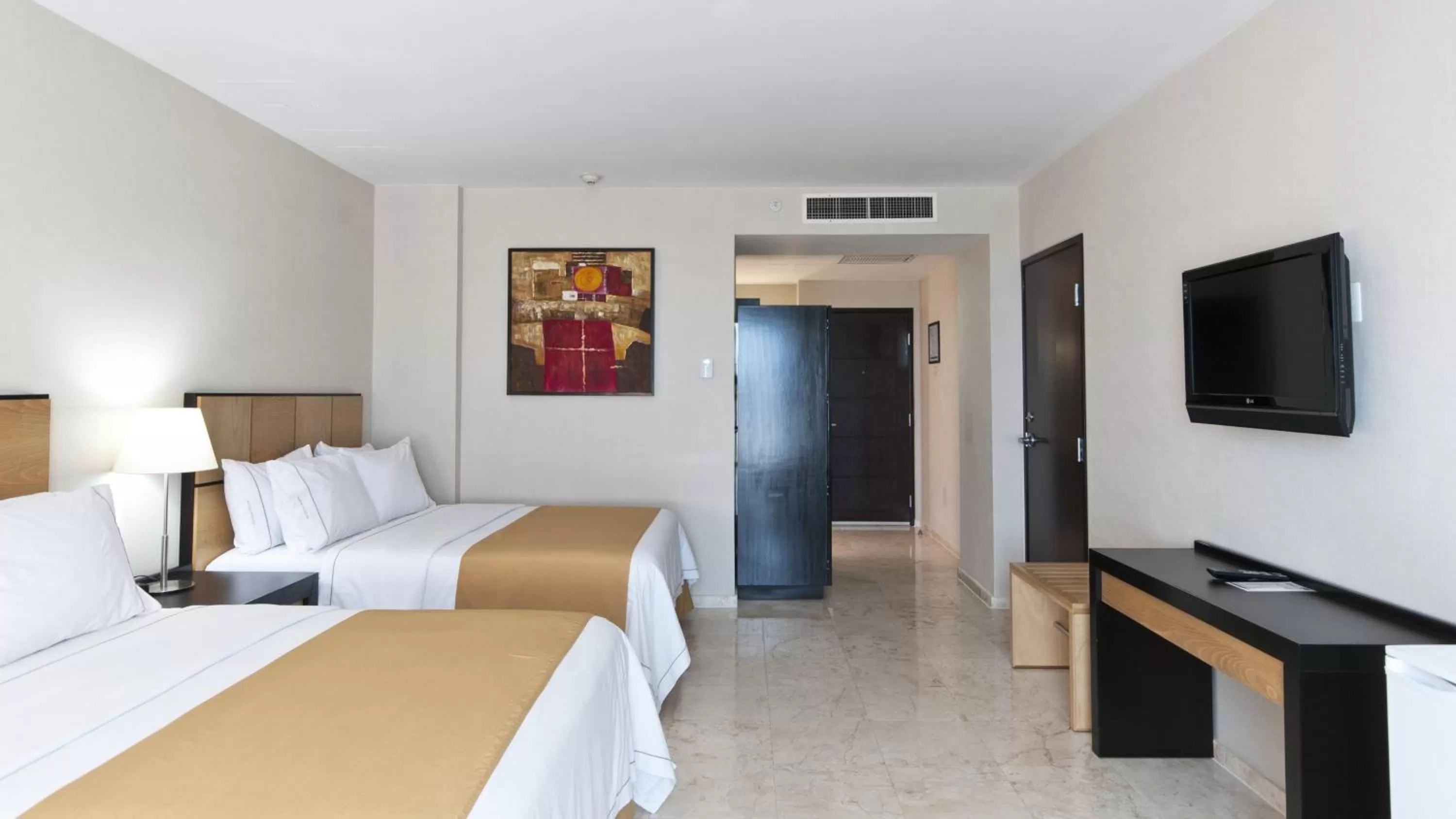 Photo of the whole room, Bed in Holiday Inn Express Ciudad Del Carmen by IHG