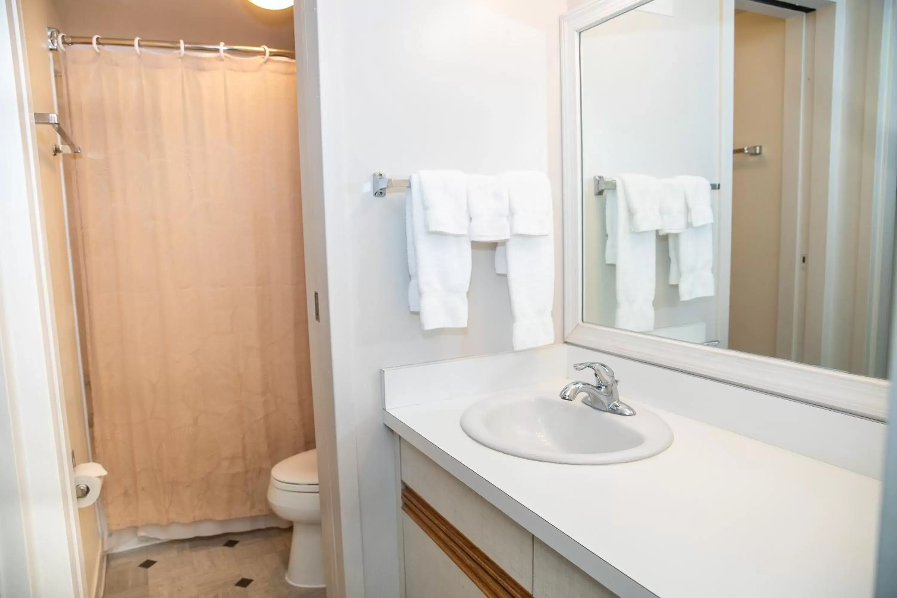 Shower, Bathroom in The Sea Ranch Resort
