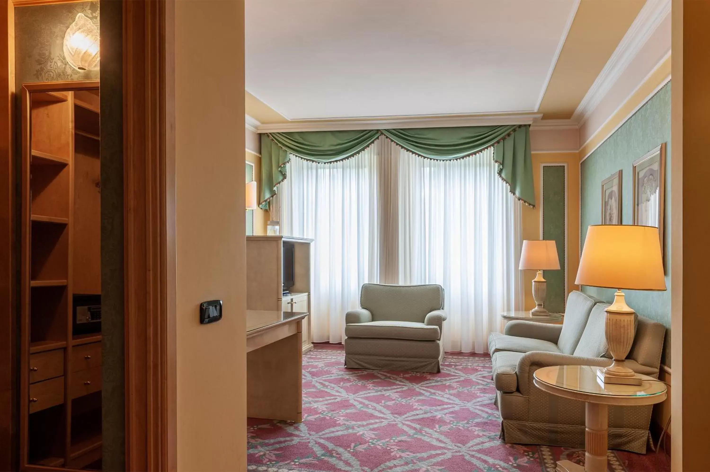 Living room, Seating Area in Agora' Palace Hotel