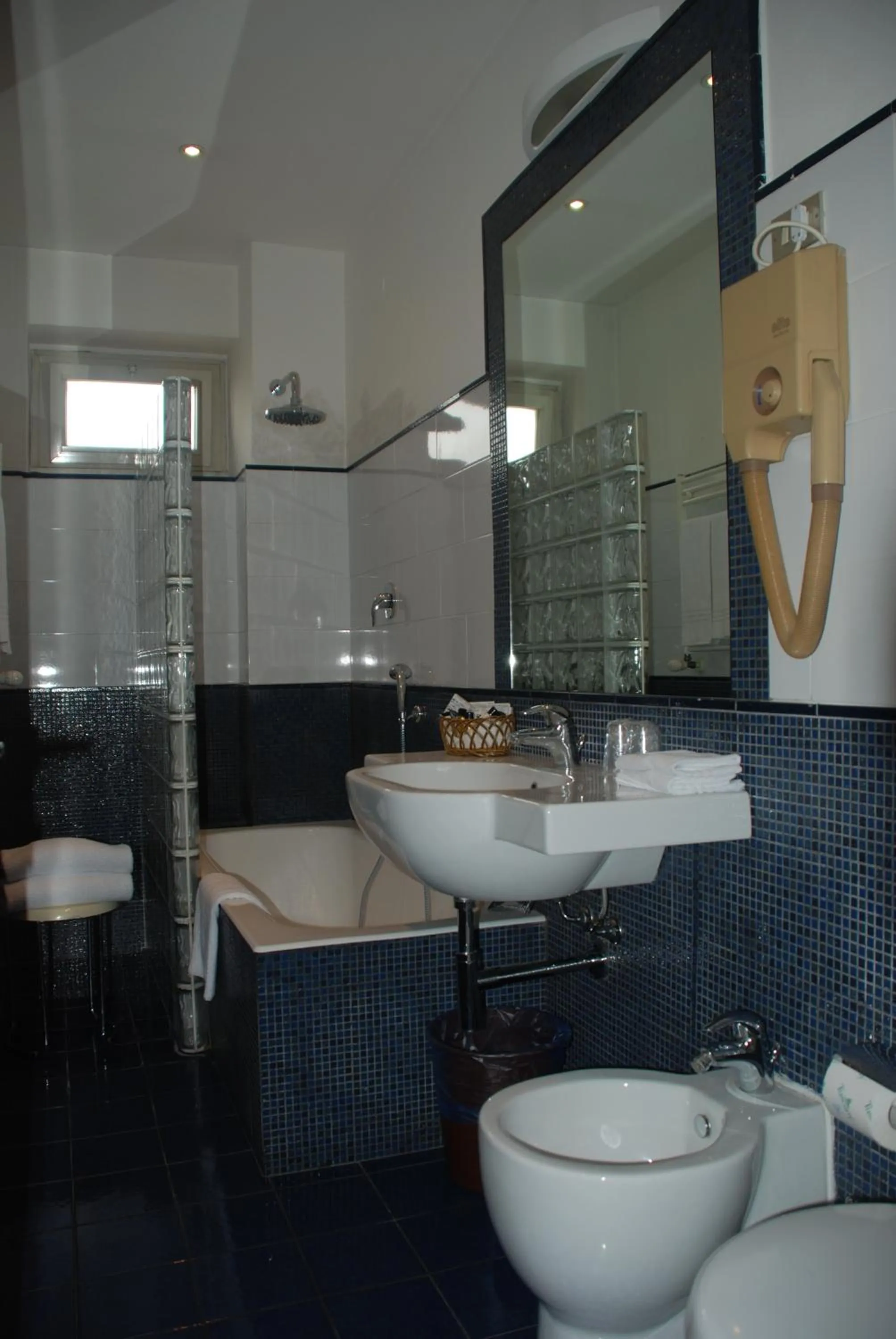 Bathroom in Hotel Mennini