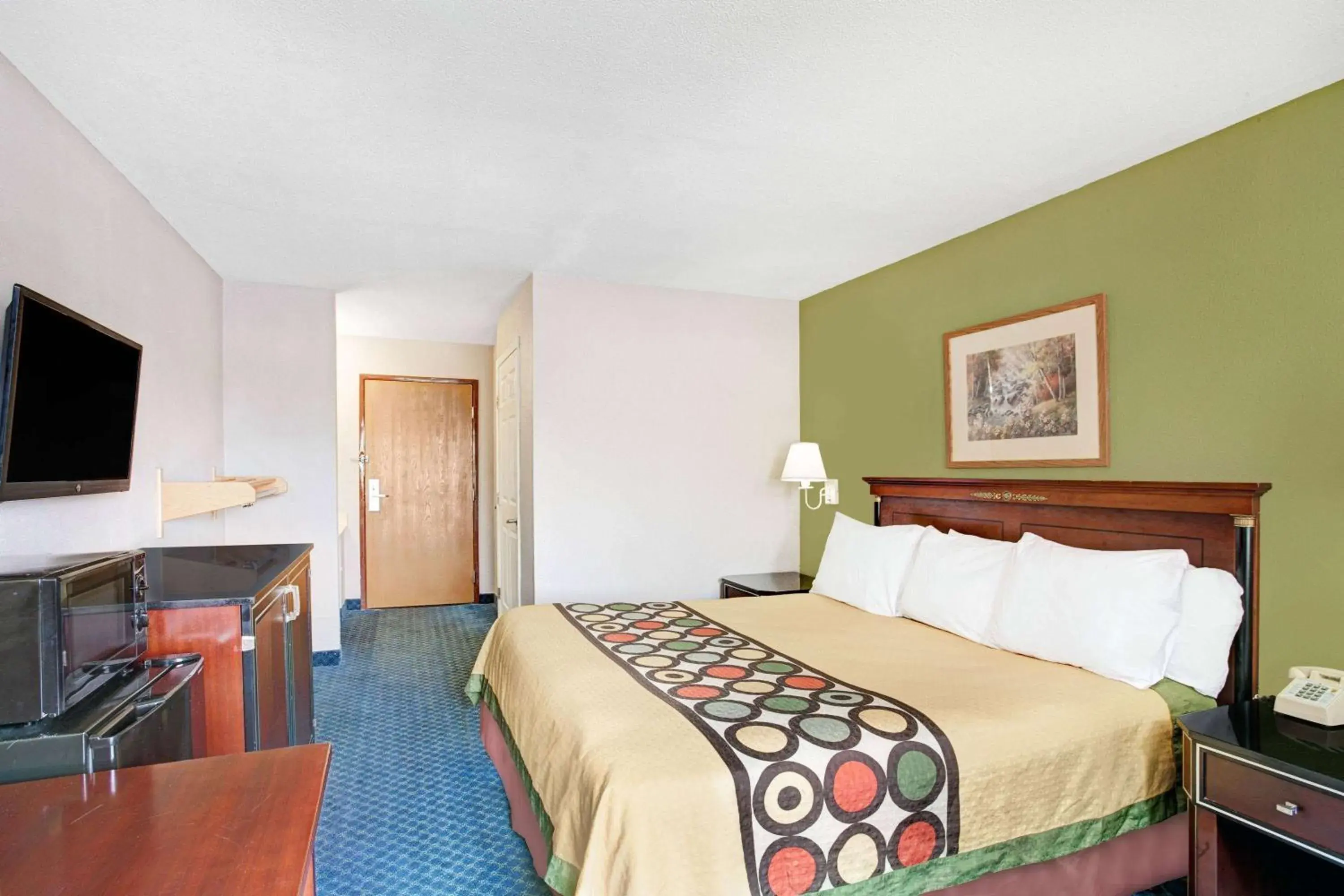 Photo of the whole room, Bed in Super 8 by Wyndham West Memphis