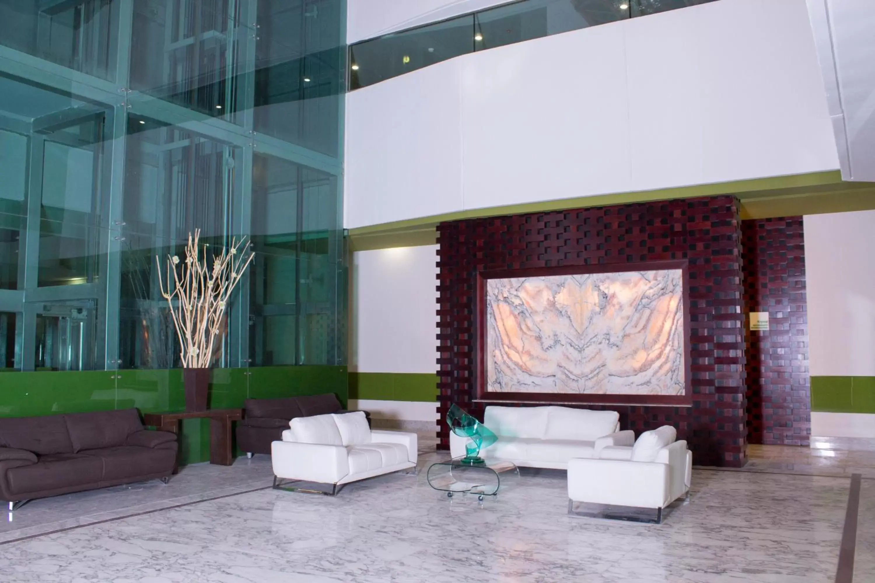 Lobby or reception in Holiday Inn Queretaro Zona Krystal, an IHG Hotel