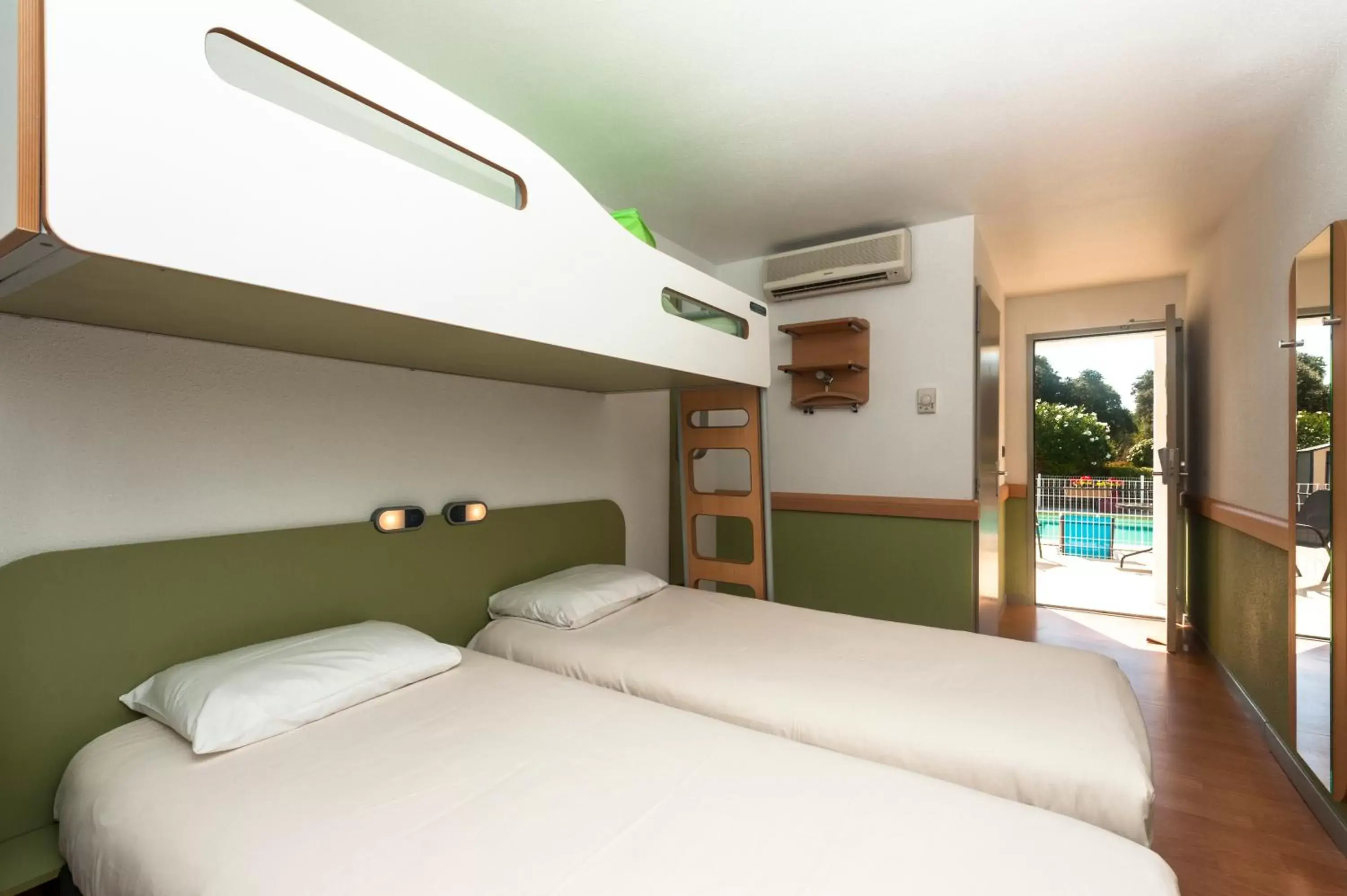 Day, Bunk Bed in ibis budget Nimes Marguerittes - A9