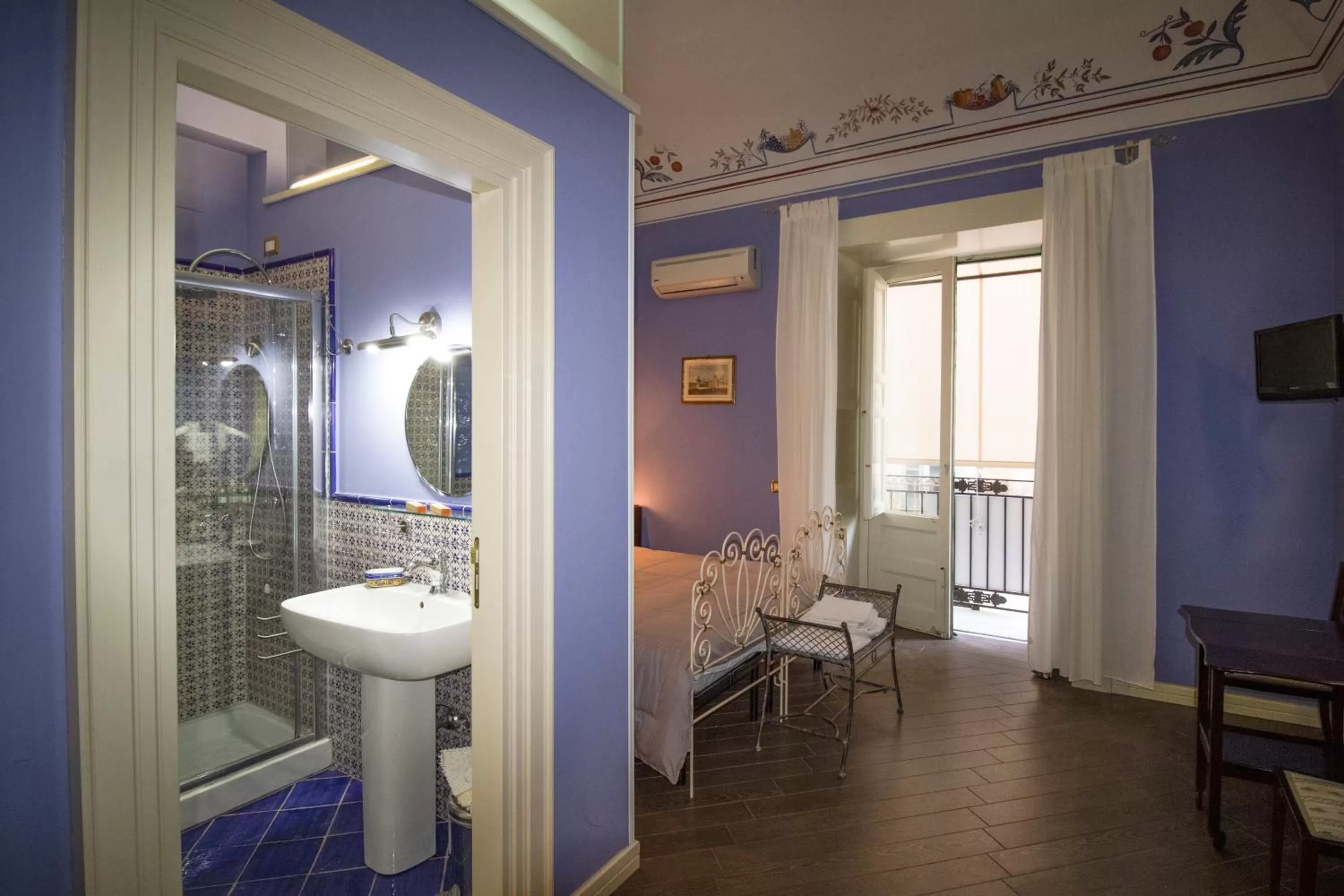 Bathroom in THE PALACE B&B and Apartments