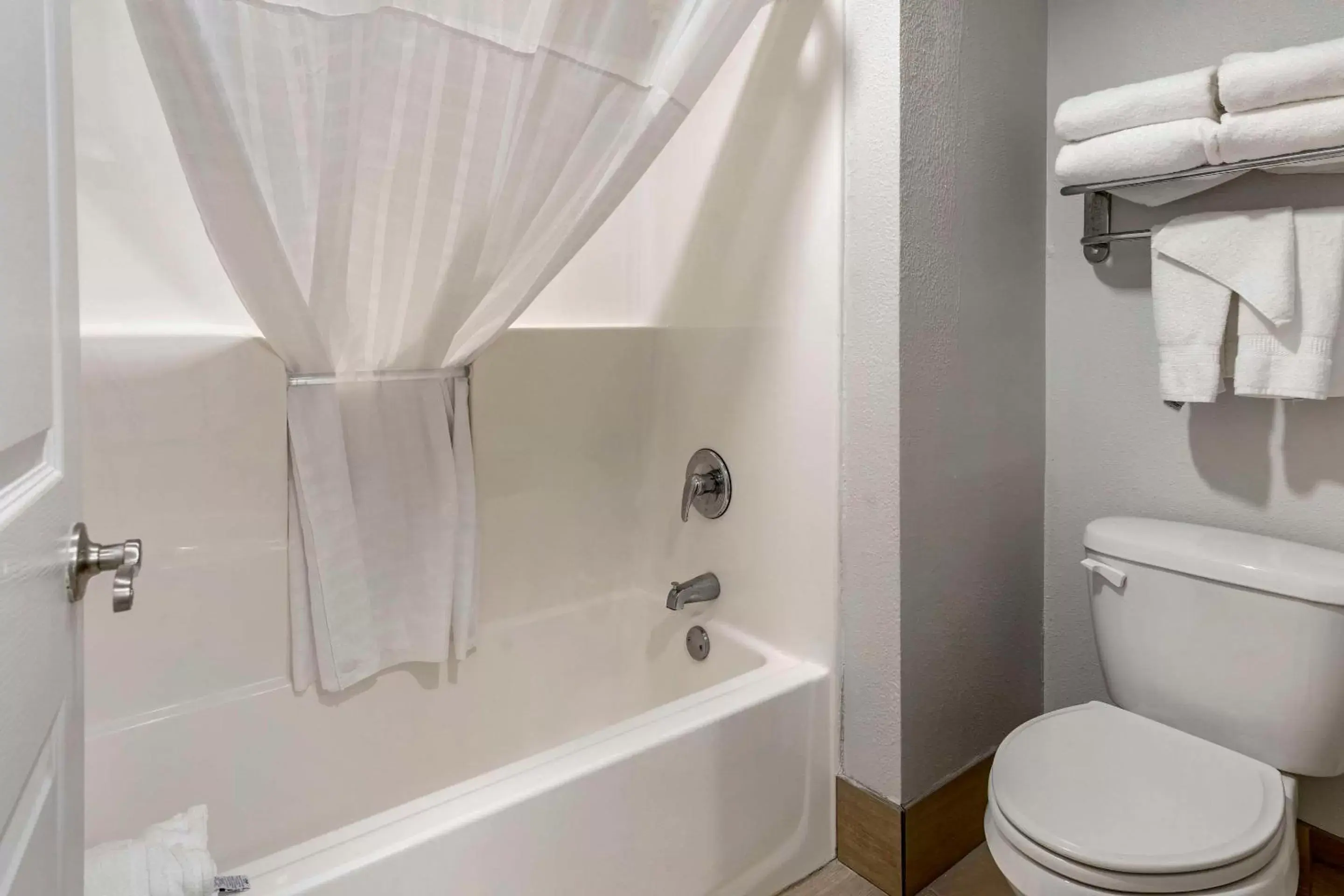 Bedroom, Bathroom in Comfort Inn & Suites