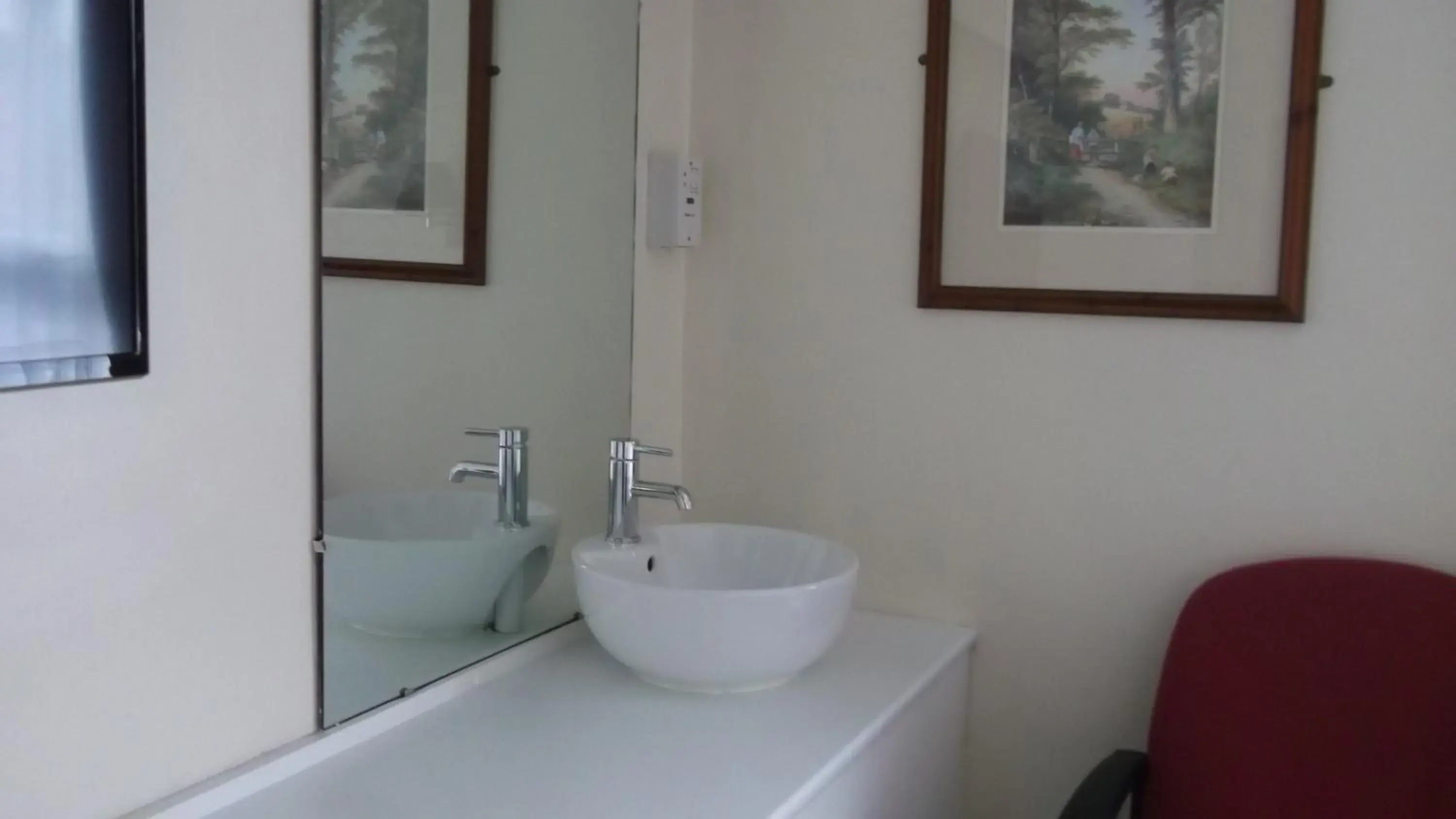 Bathroom in Patten Arms Hotel