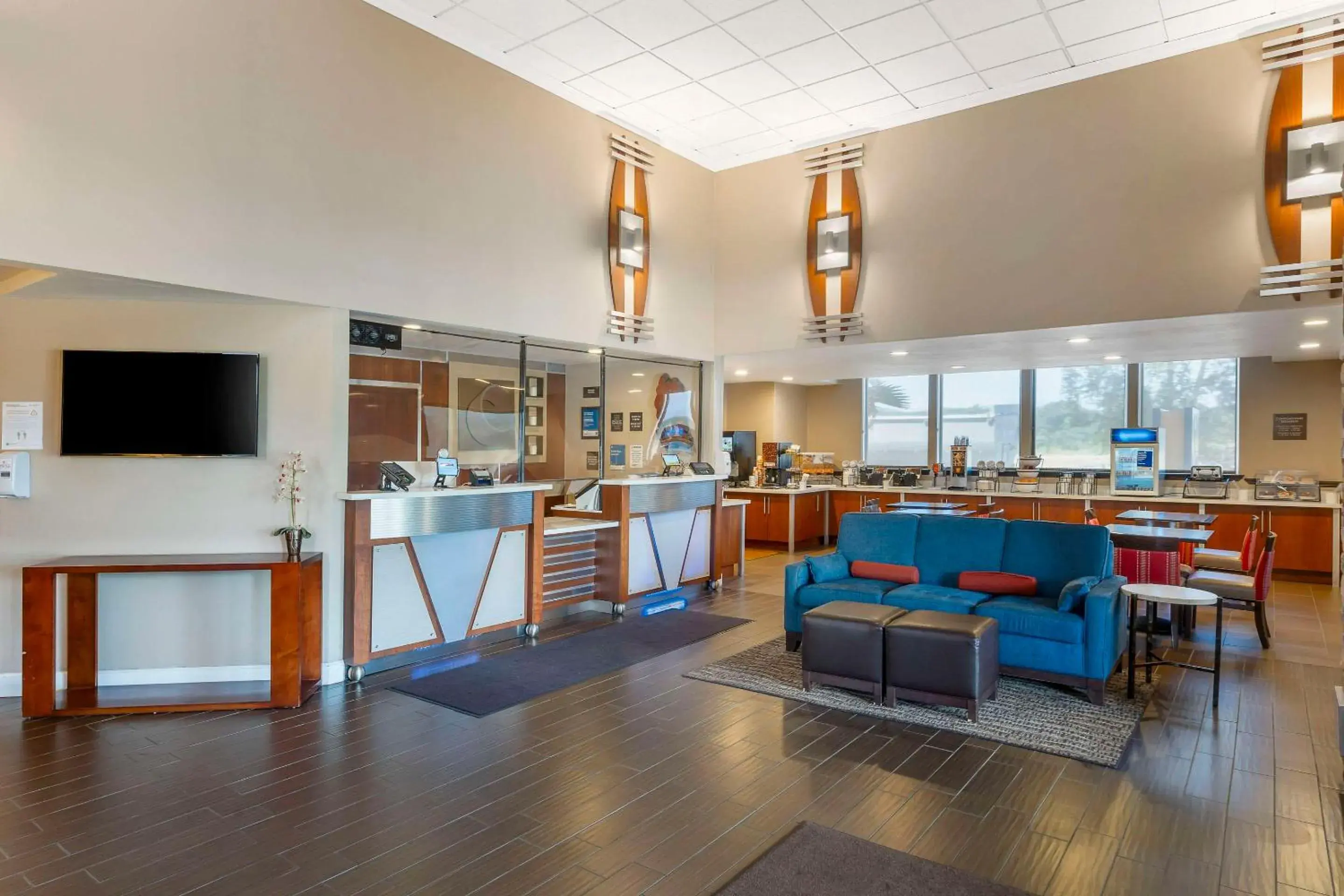 Lobby or reception, Seating Area in Comfort Inn & Suites Redwood Country