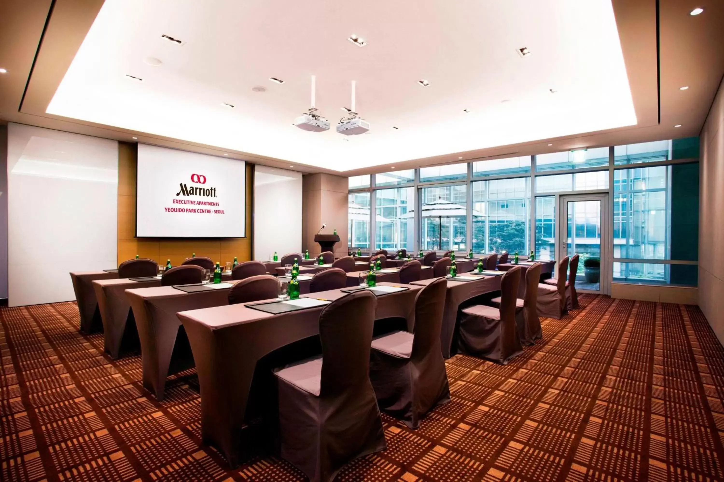 Meeting/conference room in Marriott Executive Apartment Seoul