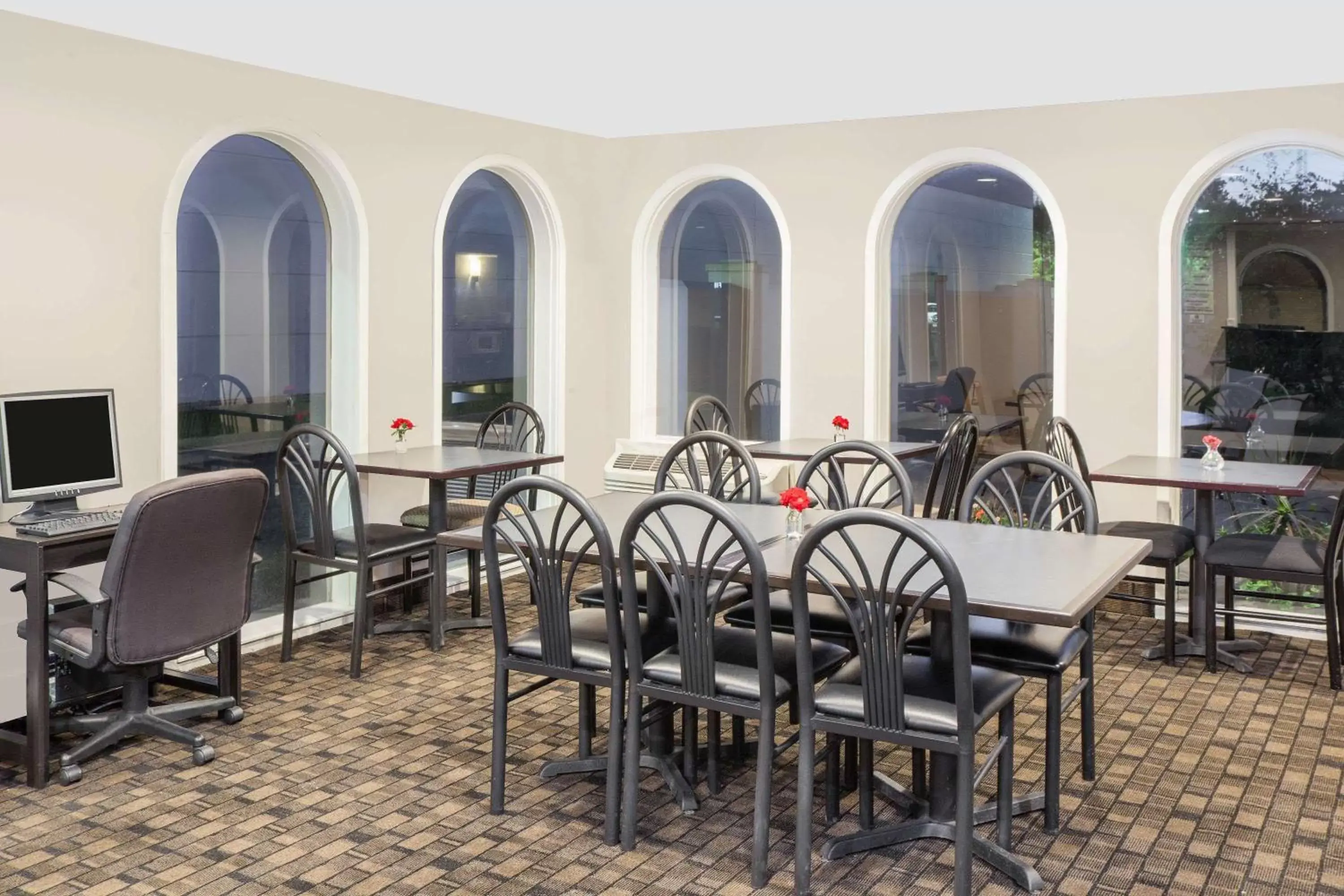 Lobby or reception in Super 8 by Wyndham Morton Grove/Chicago Lobby or reception in Super 8 by Wyndham Morton Grove/Chicago