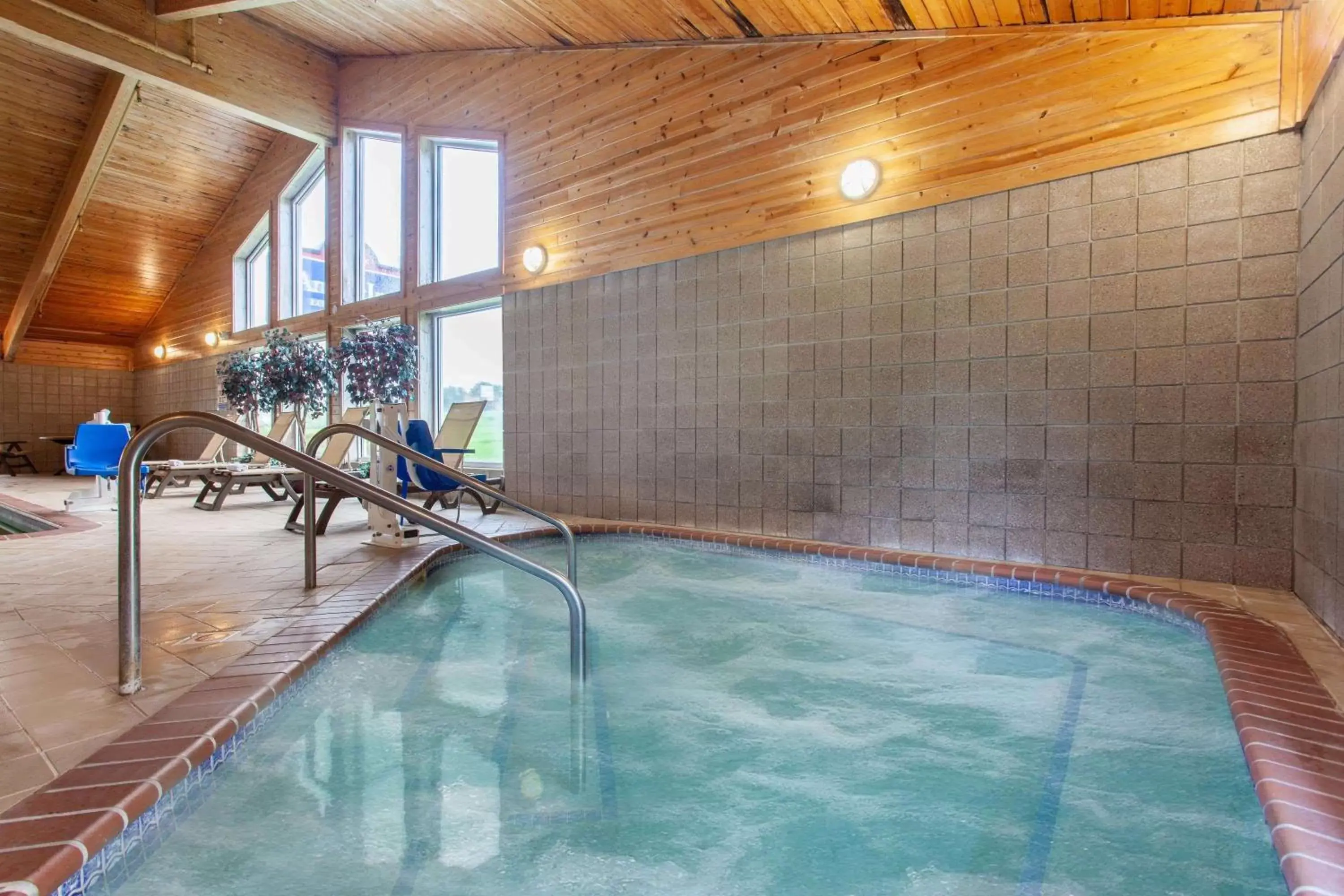 Hot Tub, Swimming Pool in AmericInn by Wyndham Northfield