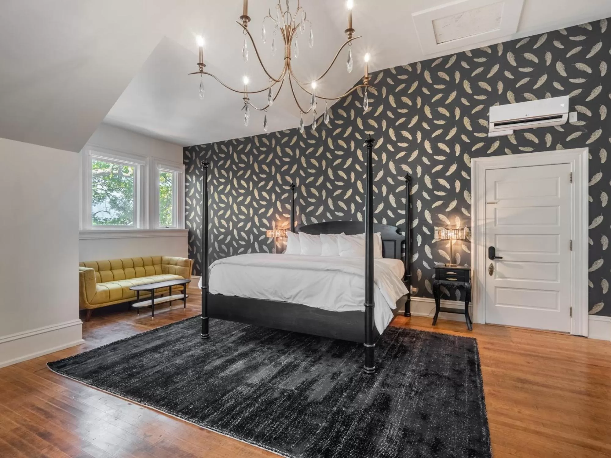 Bed in Graystone Inn