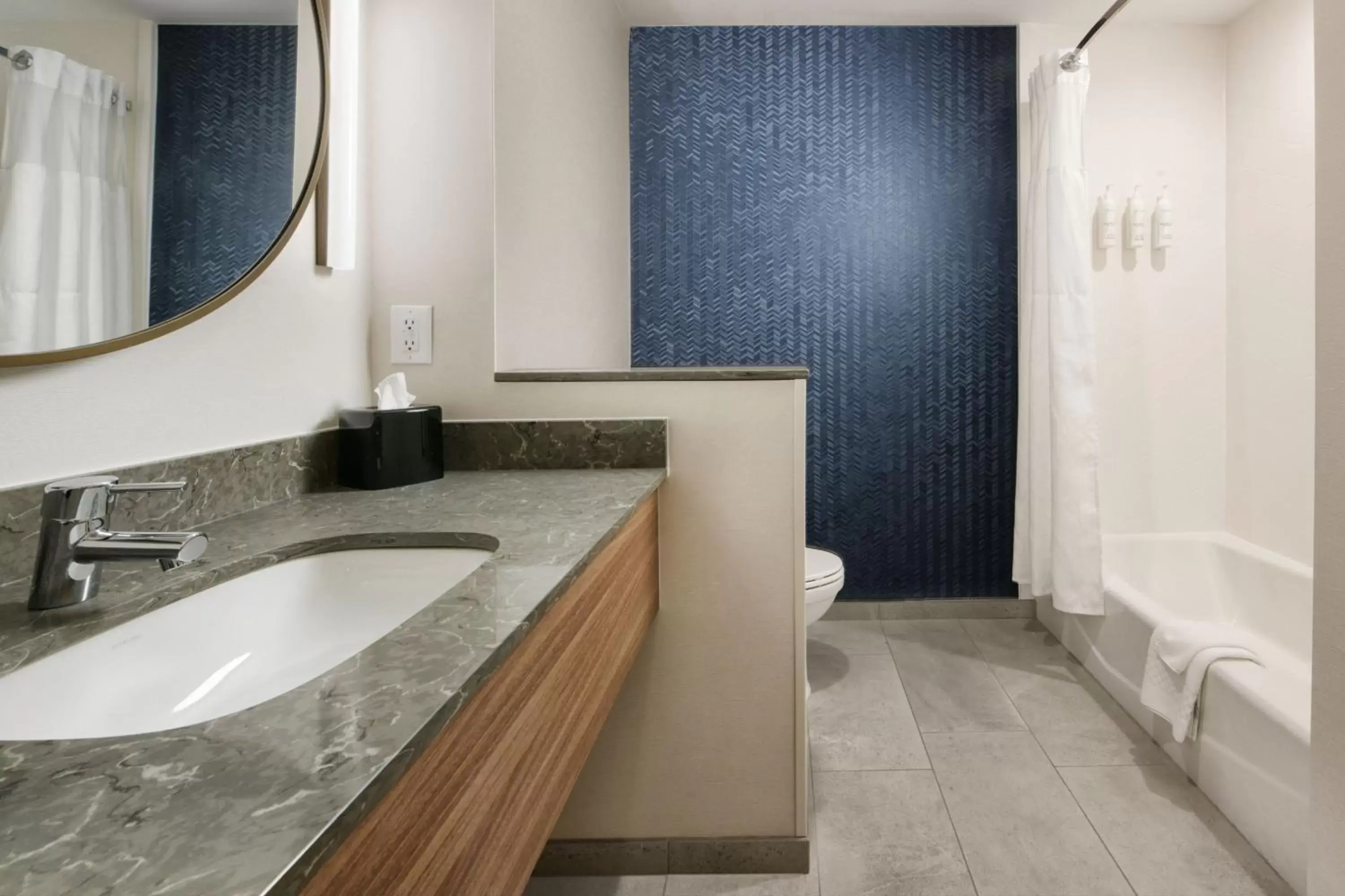 Bathroom in Fairfield by Marriott Inn & Suites Dallas East