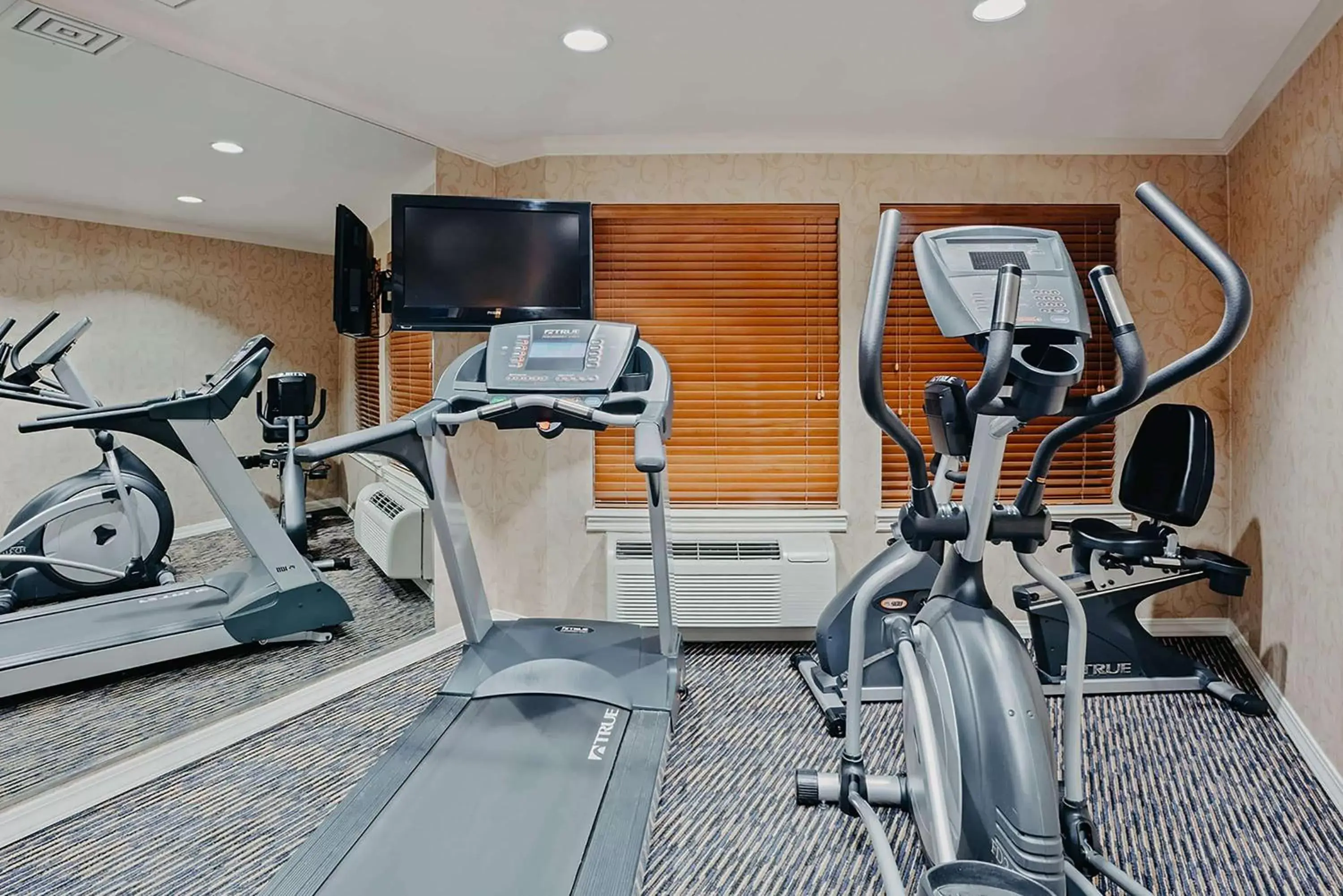 Fitness centre/facilities, Fitness Center/Facilities in Ramada by Wyndham Yakima