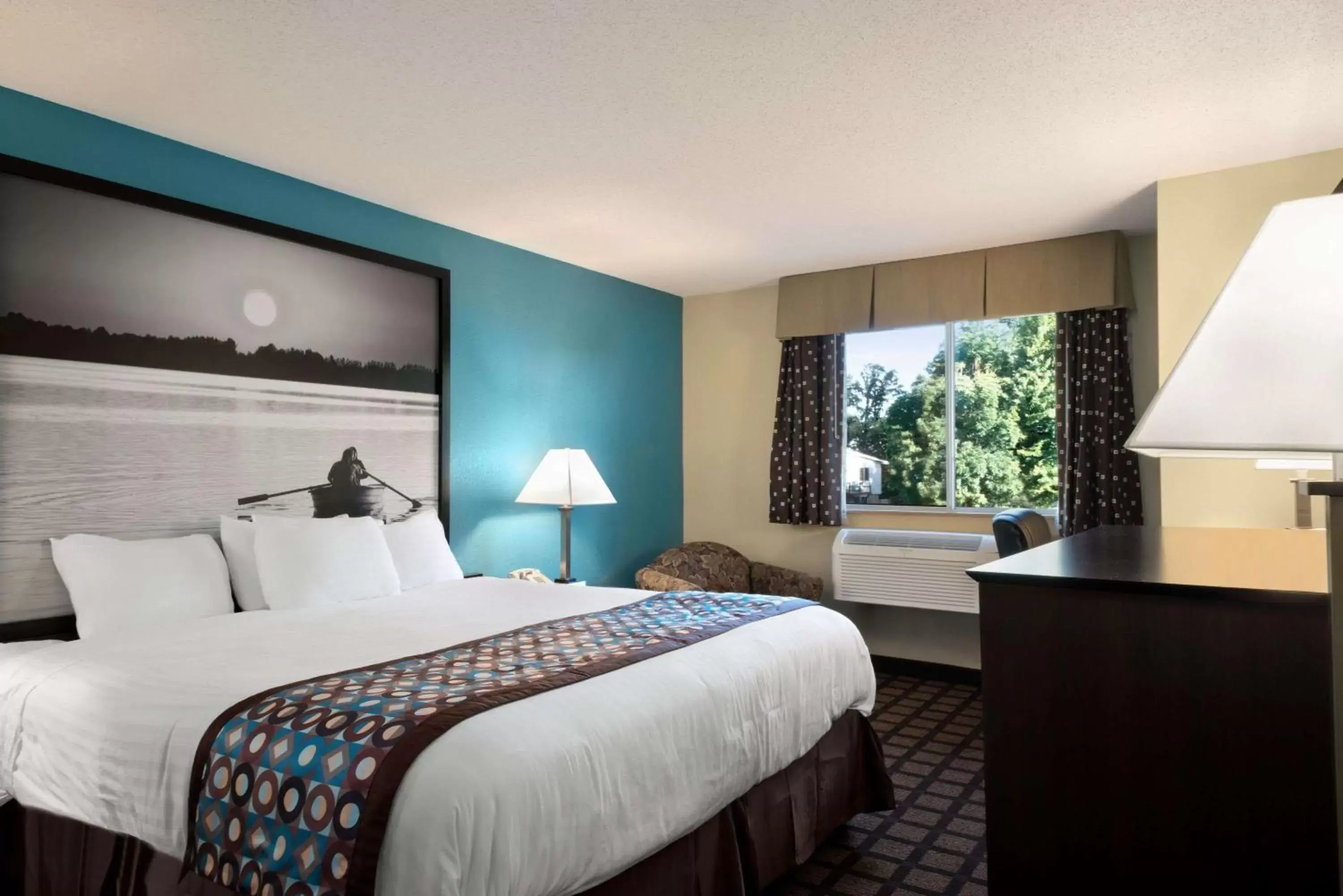 Photo of the whole room, Bed in Super 8 by Wyndham Whitewater WI