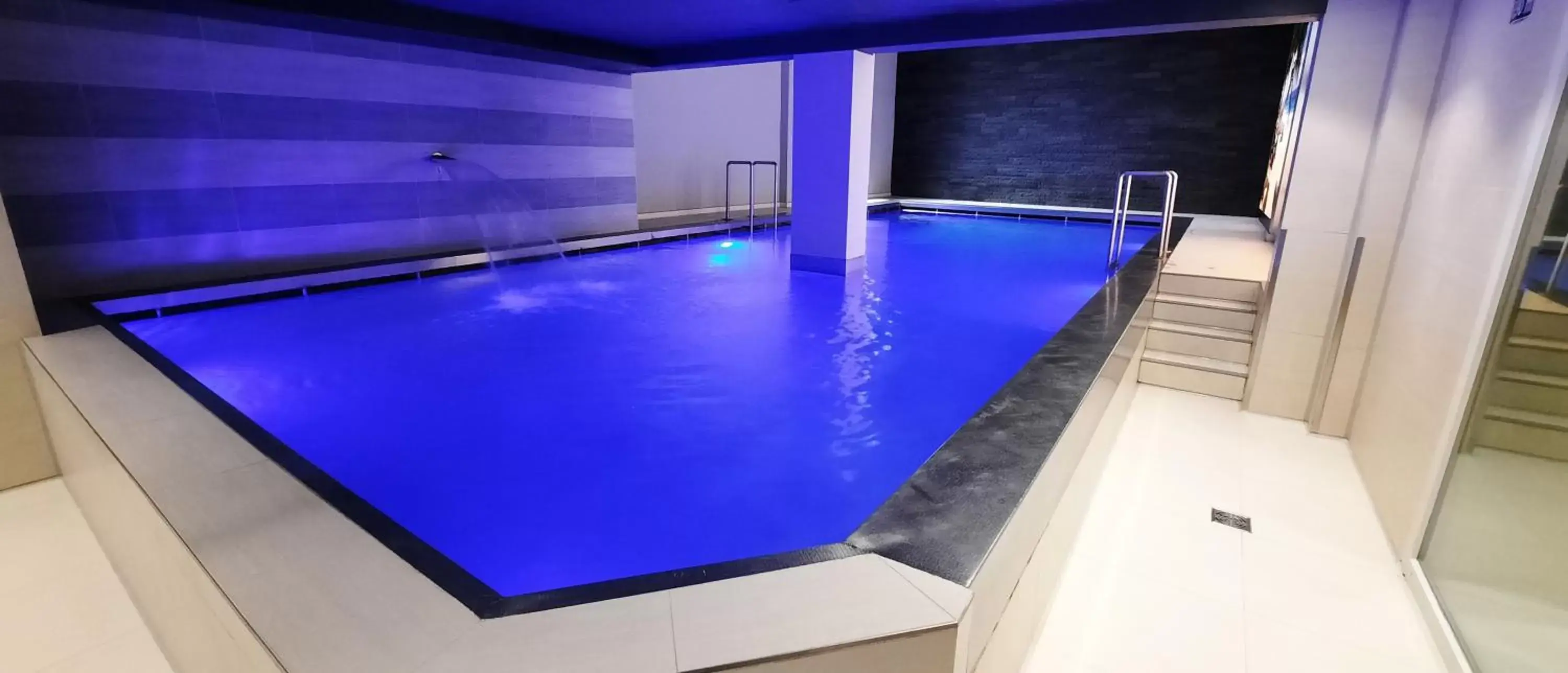 Swimming Pool in Hotel Bero